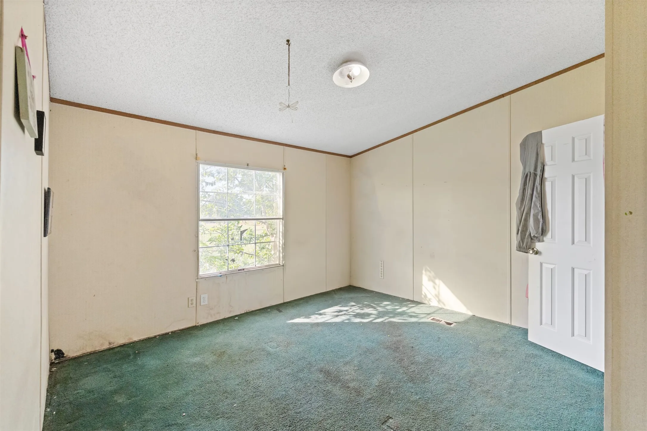 Mobile Home For Sale in Ellis County , 518 Hight Road, Waxahachie, Texas 75167, 3 Bedroom, 2 Bathroom, Garage spaces, 1,606 Sqft, built in 1998, mls#21384506, Real Estate Agent in Waxahachie, Homes For Sale in Ellis county, Homes For Sale in Waxahachie, Realtor in Waxahachie Texas, Real Estate Brokerage Independent Realty Texas, Luminita Cordes Realtor
