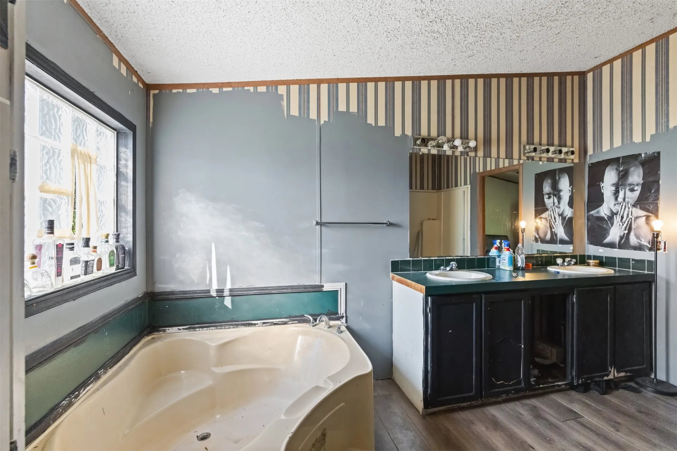 Mobile Home For Sale in Ellis County , 518 Hight Road, Waxahachie, Texas 75167, 3 Bedroom, 2 Bathroom, Garage spaces, 1,606 Sqft, built in 1998, mls#21384506, Real Estate Agent in Waxahachie, Homes For Sale in Ellis county, Homes For Sale in Waxahachie, Realtor in Waxahachie Texas, Real Estate Brokerage Independent Realty Texas, Luminita Cordes Realtor