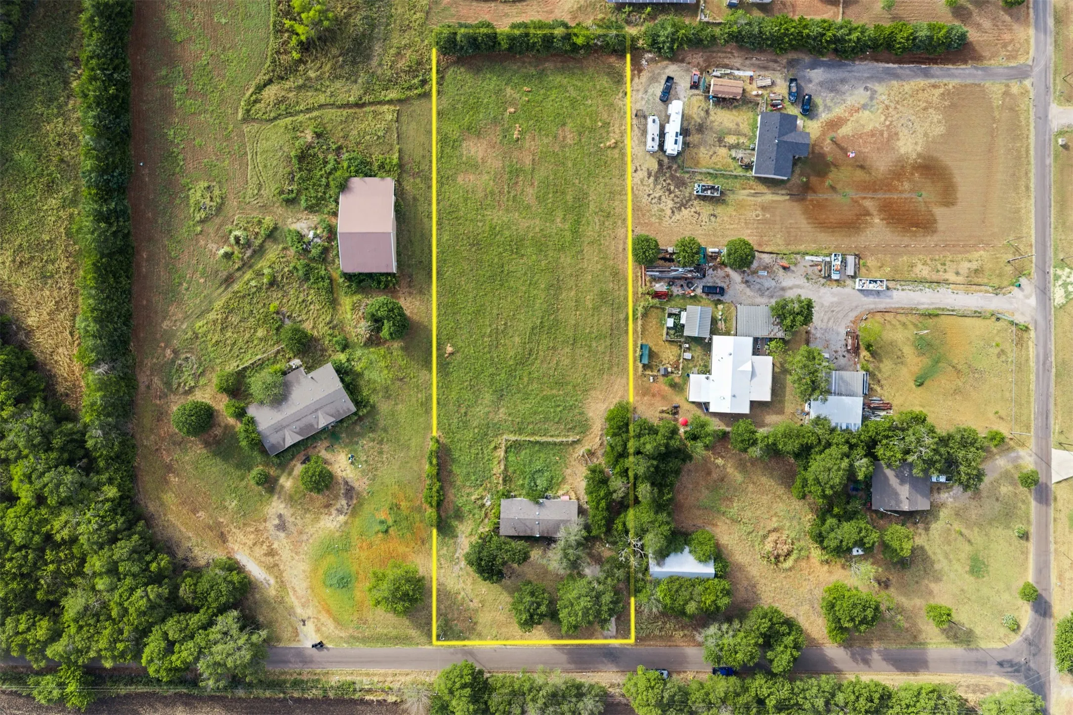 Mobile Home For Sale in Ellis County , 518 Hight Road, Waxahachie, Texas 75167, 3 Bedroom, 2 Bathroom, Garage spaces, 1,606 Sqft, built in 1998, mls#21384506, Real Estate Agent in Waxahachie, Homes For Sale in Ellis county, Homes For Sale in Waxahachie, Realtor in Waxahachie Texas, Real Estate Brokerage Independent Realty Texas, Luminita Cordes Realtor