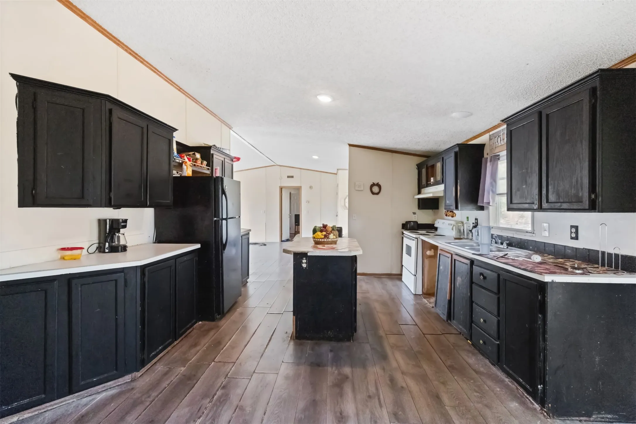 Mobile Home For Sale in Ellis County , 518 Hight Road, Waxahachie, Texas 75167, 3 Bedroom, 2 Bathroom, Garage spaces, 1,606 Sqft, built in 1998, mls#21384506, Real Estate Agent in Waxahachie, Homes For Sale in Ellis county, Homes For Sale in Waxahachie, Realtor in Waxahachie Texas, Real Estate Brokerage Independent Realty Texas, Luminita Cordes Realtor
