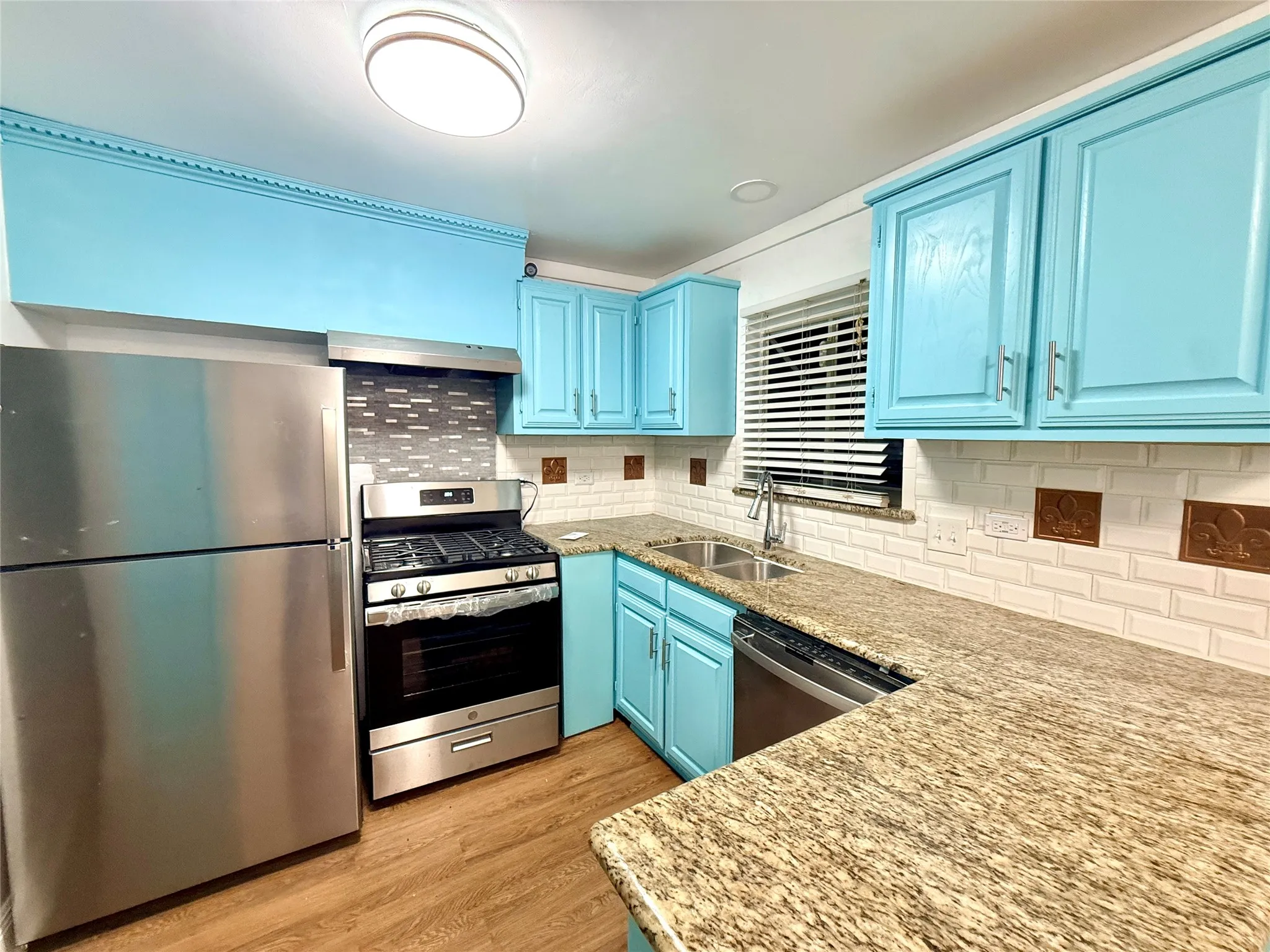 granite counters and all new appliances