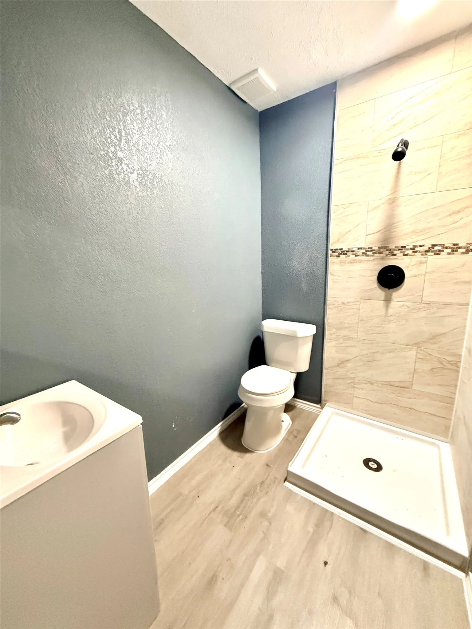 bath 2 in primary BR or bonus room