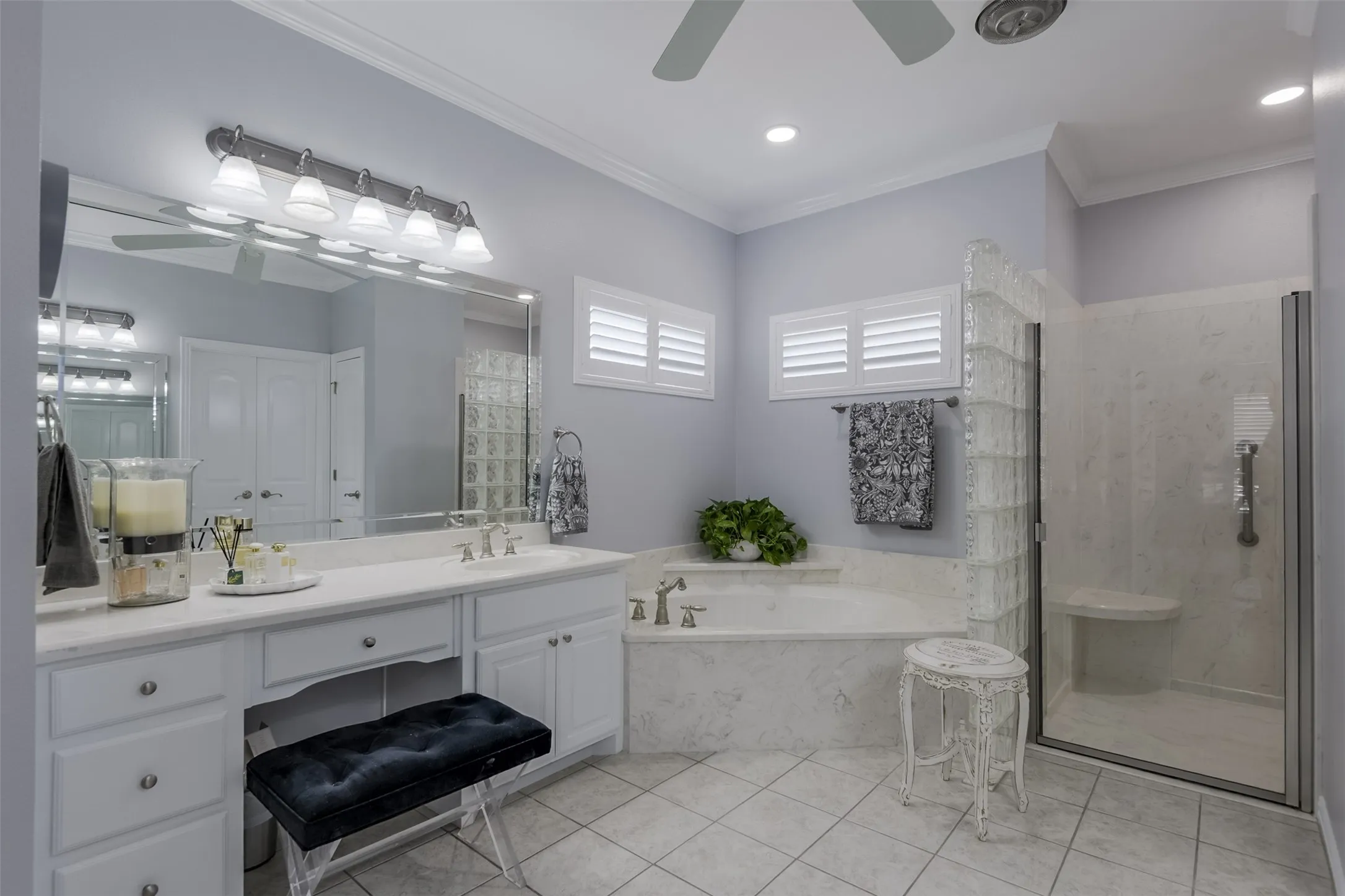 Single Family Residence For Sale in Ellis County , 818 Amherst Drive, Waxahachie, Texas 75165, 3 Bedroom, 2 Bathroom, 2 Garage spaces, 2,572 Sqft, built in 2005, mls#21384907, Real Estate Agent in Waxahachie, Homes For Sale in Ellis county, Homes For Sale in Waxahachie, Realtor in Waxahachie Texas, Real Estate Brokerage Independent Realty Texas, Luminita Cordes Realtor