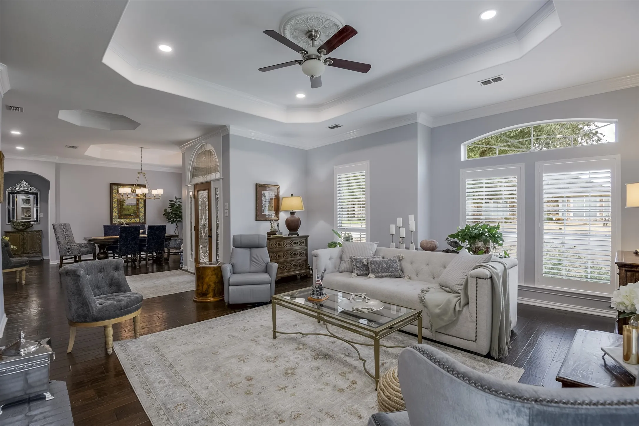 Single Family Residence For Sale in Ellis County , 818 Amherst Drive, Waxahachie, Texas 75165, 3 Bedroom, 2 Bathroom, 2 Garage spaces, 2,572 Sqft, built in 2005, mls#21384907, Real Estate Agent in Waxahachie, Homes For Sale in Ellis county, Homes For Sale in Waxahachie, Realtor in Waxahachie Texas, Real Estate Brokerage Independent Realty Texas, Luminita Cordes Realtor
