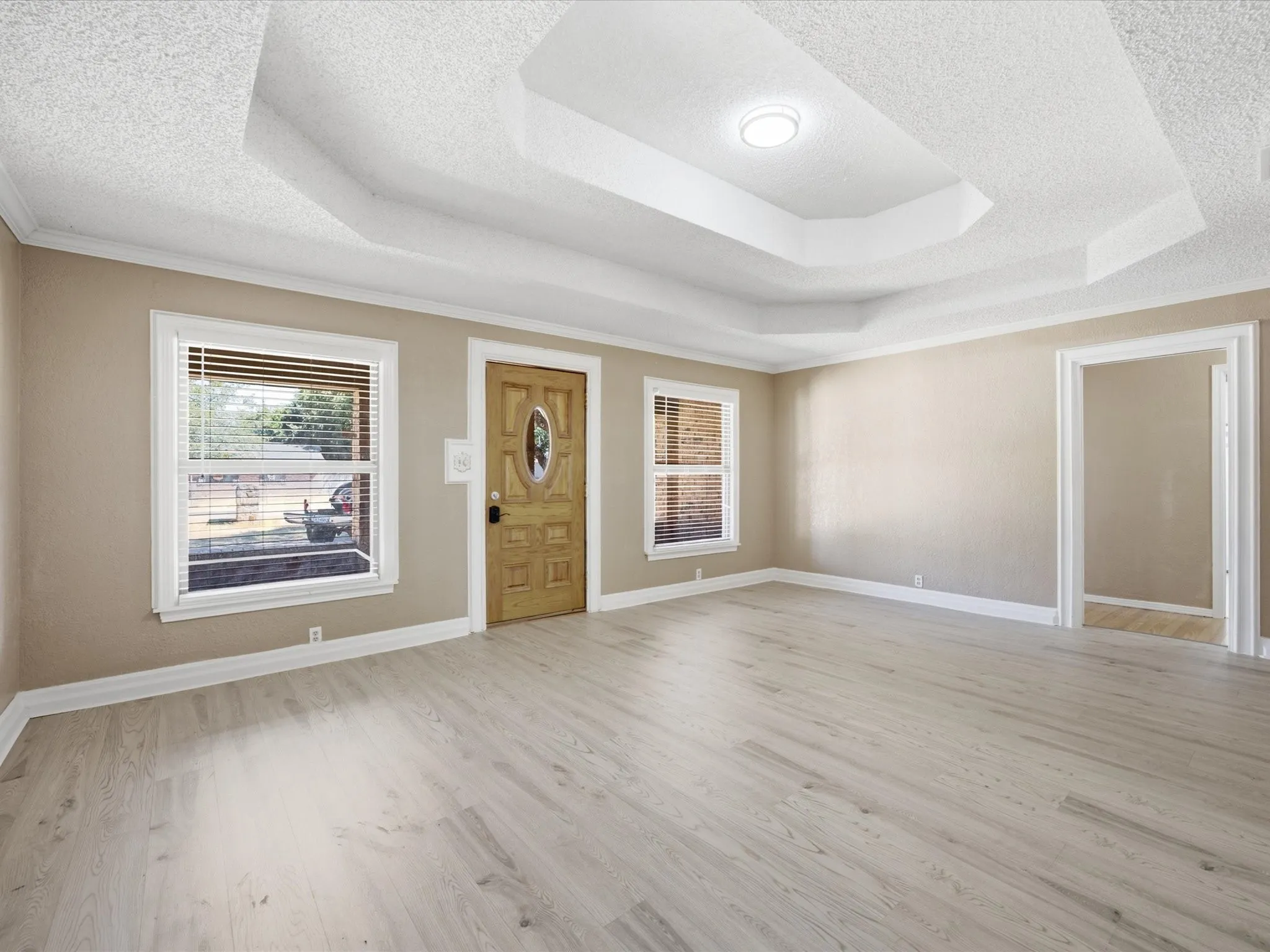 Single Family Residence For Sale in Tarrant County , 7905 Ella Young Drive, Lakeside, Texas 76135, 3 Bedroom, 2 Bathroom, 2 Garage spaces, 2,192 Sqft, built in 1978, mls#21384764, Real Estate Agent in Lakeside, Homes For Sale in Tarrant county, Homes For Sale in Lakeside, Realtor in Lakeside Texas, Real Estate Brokerage Independent Realty Texas, Luminita Cordes Realtor