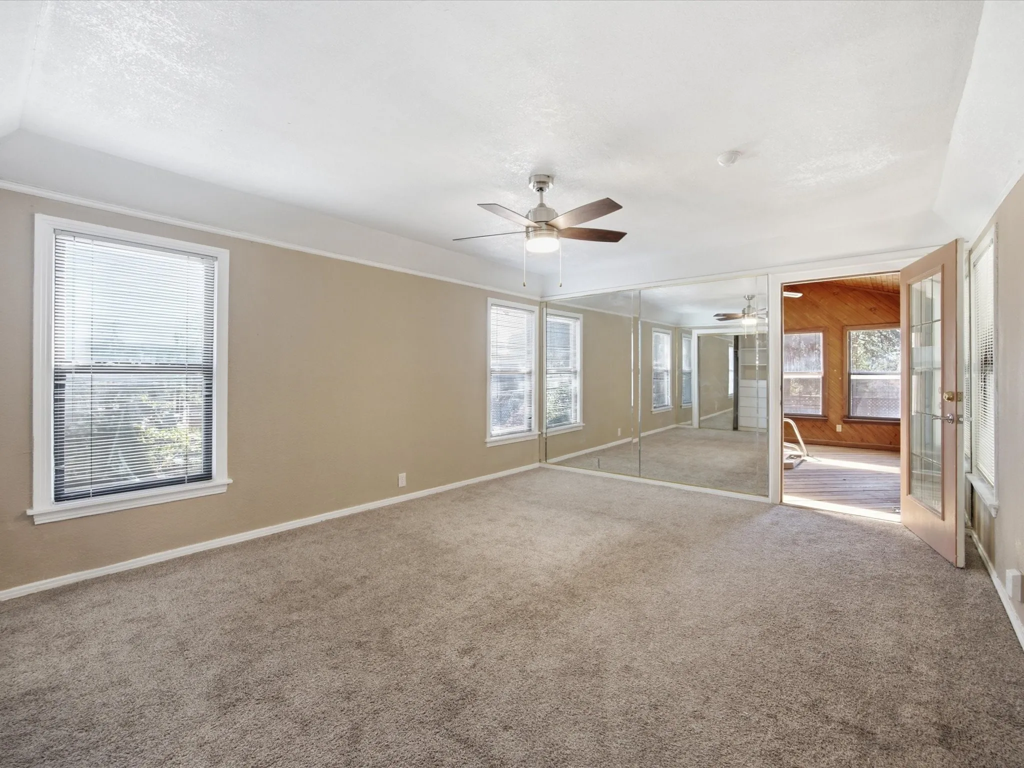 Single Family Residence For Sale in Tarrant County , 7905 Ella Young Drive, Lakeside, Texas 76135, 3 Bedroom, 2 Bathroom, 2 Garage spaces, 2,192 Sqft, built in 1978, mls#21384764, Real Estate Agent in Lakeside, Homes For Sale in Tarrant county, Homes For Sale in Lakeside, Realtor in Lakeside Texas, Real Estate Brokerage Independent Realty Texas, Luminita Cordes Realtor