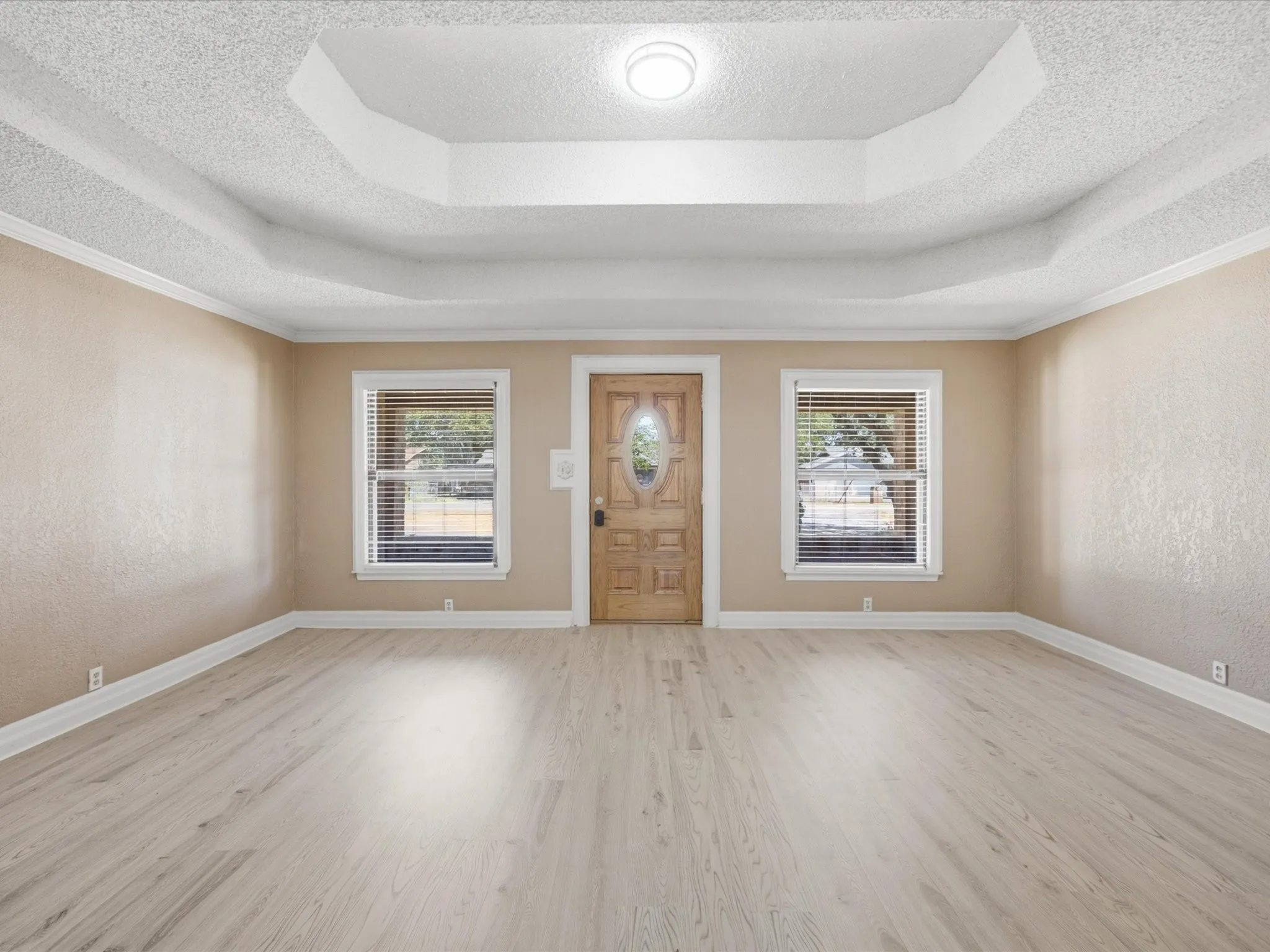Single Family Residence For Sale in Tarrant County , 7905 Ella Young Drive, Lakeside, Texas 76135, 3 Bedroom, 2 Bathroom, 2 Garage spaces, 2,192 Sqft, built in 1978, mls#21384764, Real Estate Agent in Lakeside, Homes For Sale in Tarrant county, Homes For Sale in Lakeside, Realtor in Lakeside Texas, Real Estate Brokerage Independent Realty Texas, Luminita Cordes Realtor