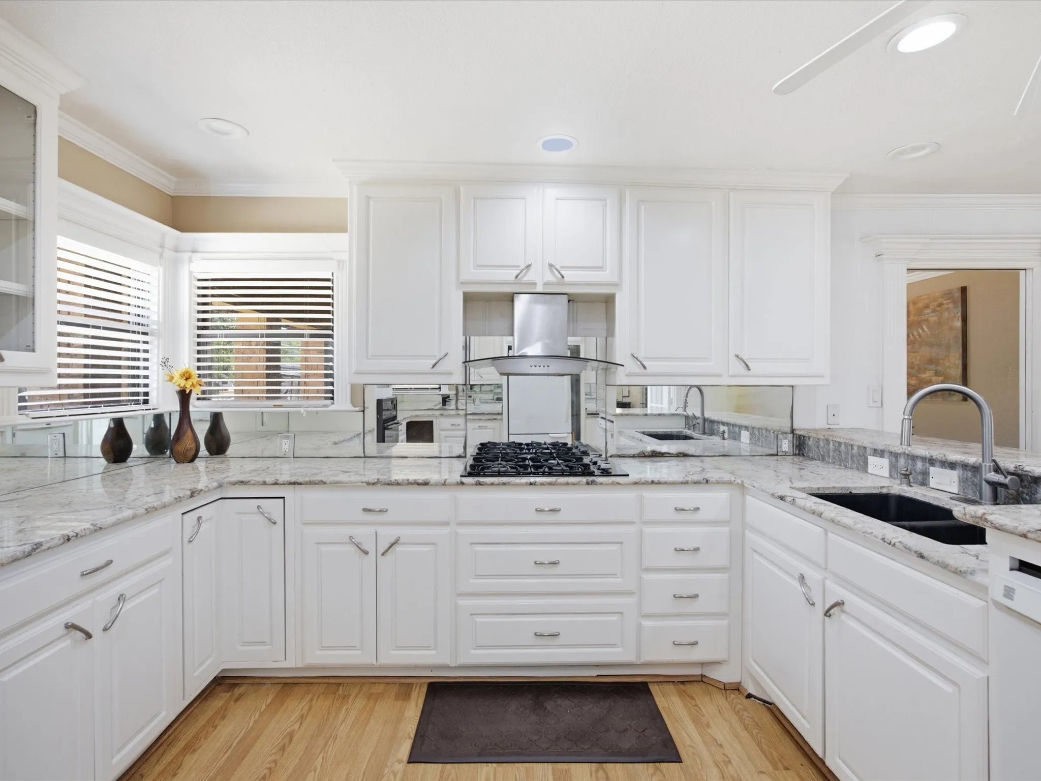 Single Family Residence For Sale in Tarrant County , 7905 Ella Young Drive, Lakeside, Texas 76135, 3 Bedroom, 2 Bathroom, 2 Garage spaces, 2,192 Sqft, built in 1978, mls#21384764, Real Estate Agent in Lakeside, Homes For Sale in Tarrant county, Homes For Sale in Lakeside, Realtor in Lakeside Texas, Real Estate Brokerage Independent Realty Texas, Luminita Cordes Realtor