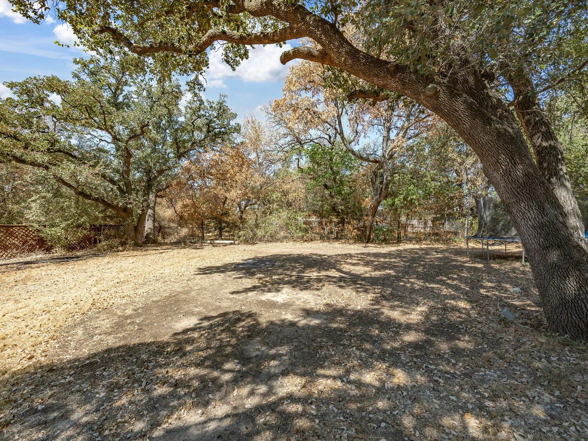 Single Family Residence For Sale in Tarrant County , 7905 Ella Young Drive, Lakeside, Texas 76135, 3 Bedroom, 2 Bathroom, 2 Garage spaces, 2,192 Sqft, built in 1978, mls#21384764, Real Estate Agent in Lakeside, Homes For Sale in Tarrant county, Homes For Sale in Lakeside, Realtor in Lakeside Texas, Real Estate Brokerage Independent Realty Texas, Luminita Cordes Realtor