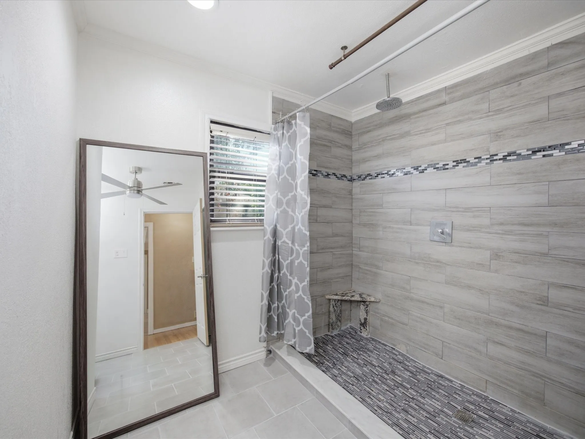 Single Family Residence For Sale in Tarrant County , 7905 Ella Young Drive, Lakeside, Texas 76135, 3 Bedroom, 2 Bathroom, 2 Garage spaces, 2,192 Sqft, built in 1978, mls#21384764, Real Estate Agent in Lakeside, Homes For Sale in Tarrant county, Homes For Sale in Lakeside, Realtor in Lakeside Texas, Real Estate Brokerage Independent Realty Texas, Luminita Cordes Realtor