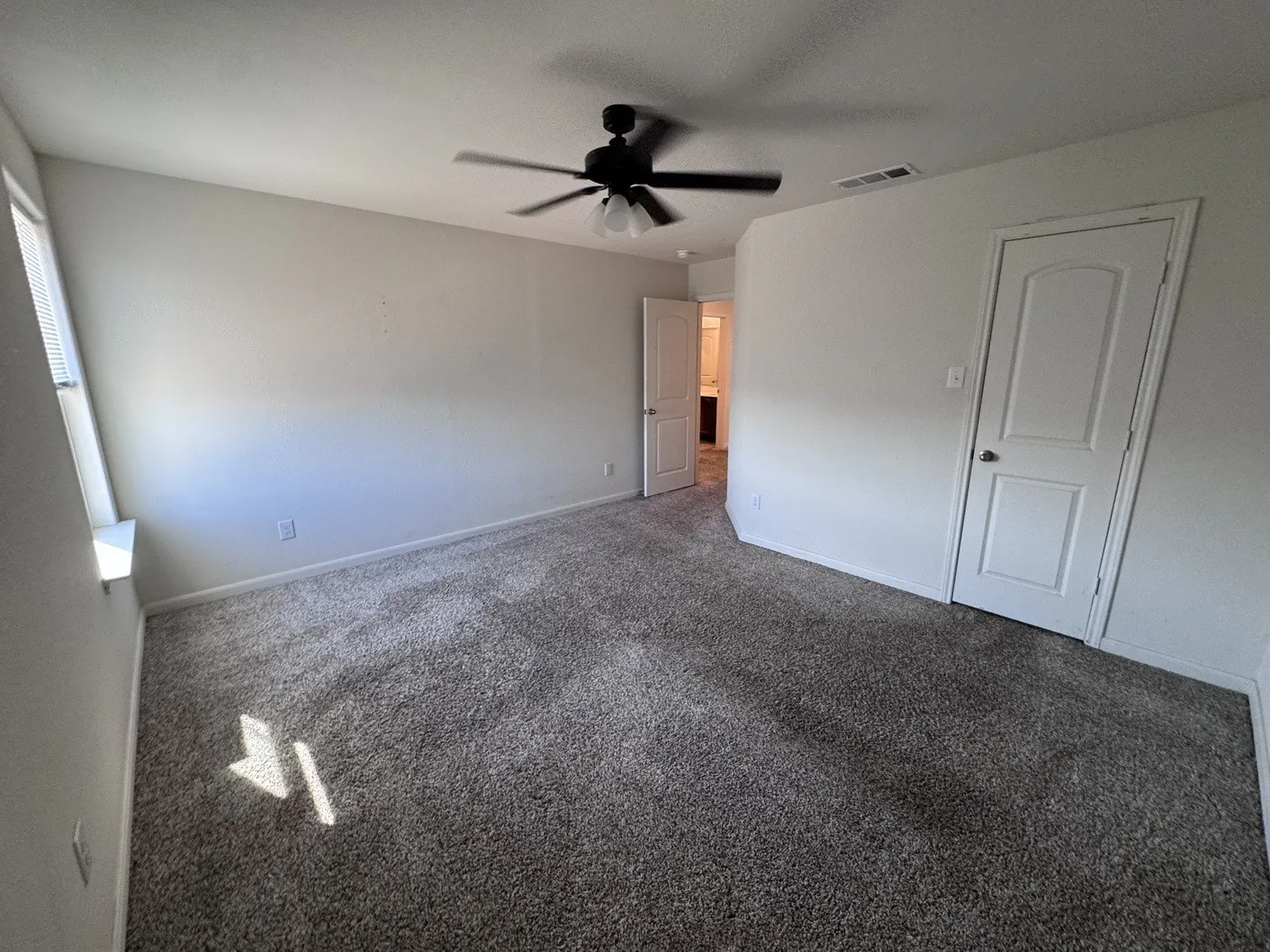 Single Family Residence For Sale in Tarrant County , 1412 Woodwinds Drive, Fort Worth, Texas 76140, 5 Bedroom, 3 Bathroom, 2 Garage spaces, 2,555 Sqft, built in 2022, mls#21385263, Real Estate Agent in Fort Worth, Homes For Sale in Tarrant county, Homes For Sale in Fort Worth, Realtor in Fort Worth Texas, Real Estate Brokerage Independent Realty Texas, Luminita Cordes Realtor