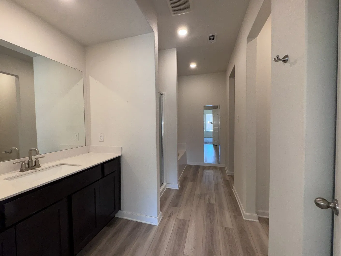 Single Family Residence For Sale in Tarrant County , 1412 Woodwinds Drive, Fort Worth, Texas 76140, 5 Bedroom, 3 Bathroom, 2 Garage spaces, 2,555 Sqft, built in 2022, mls#21385263, Real Estate Agent in Fort Worth, Homes For Sale in Tarrant county, Homes For Sale in Fort Worth, Realtor in Fort Worth Texas, Real Estate Brokerage Independent Realty Texas, Luminita Cordes Realtor