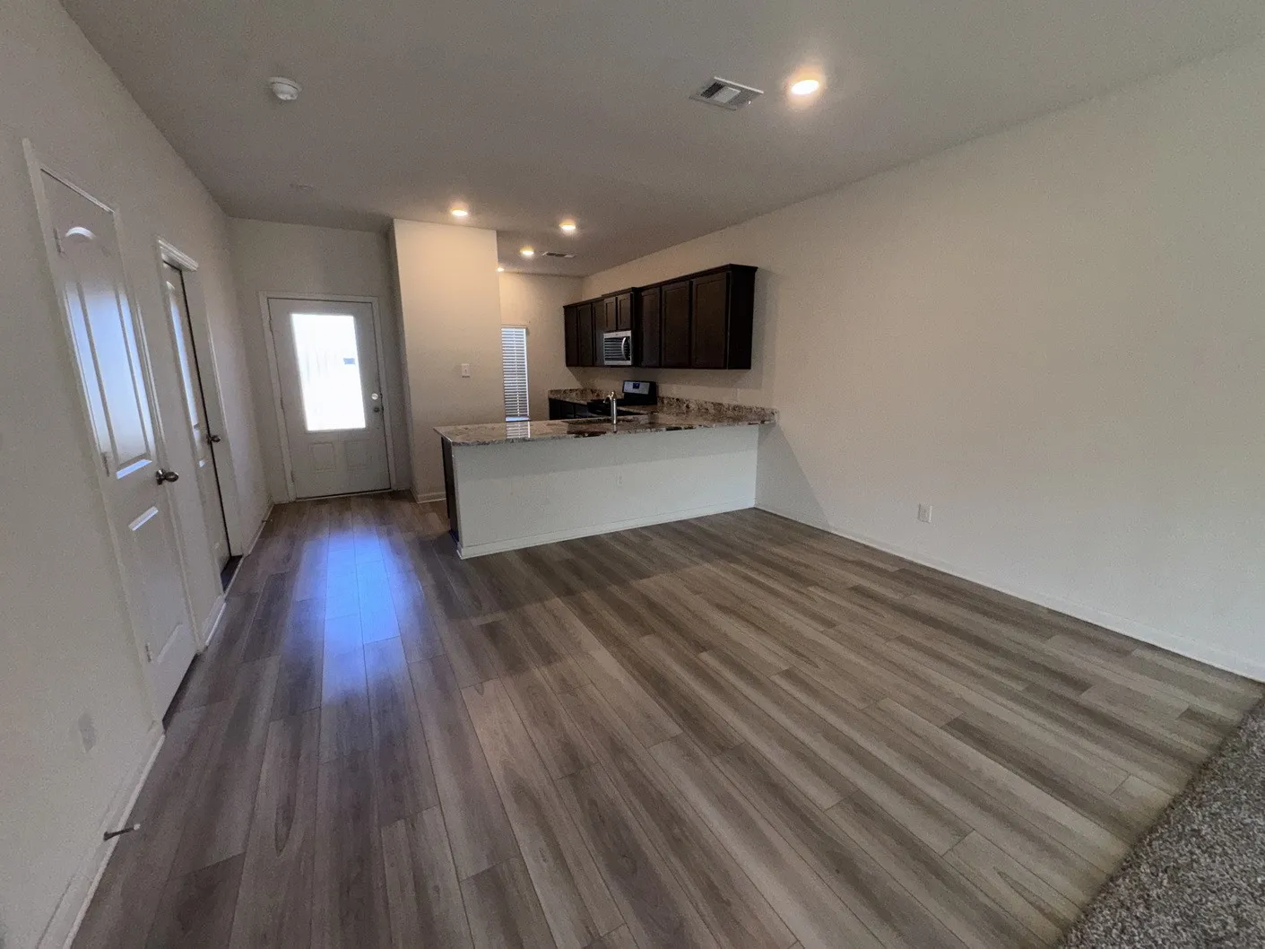 Single Family Residence For Sale in Tarrant County , 1412 Woodwinds Drive, Fort Worth, Texas 76140, 5 Bedroom, 3 Bathroom, 2 Garage spaces, 2,555 Sqft, built in 2022, mls#21385263, Real Estate Agent in Fort Worth, Homes For Sale in Tarrant county, Homes For Sale in Fort Worth, Realtor in Fort Worth Texas, Real Estate Brokerage Independent Realty Texas, Luminita Cordes Realtor