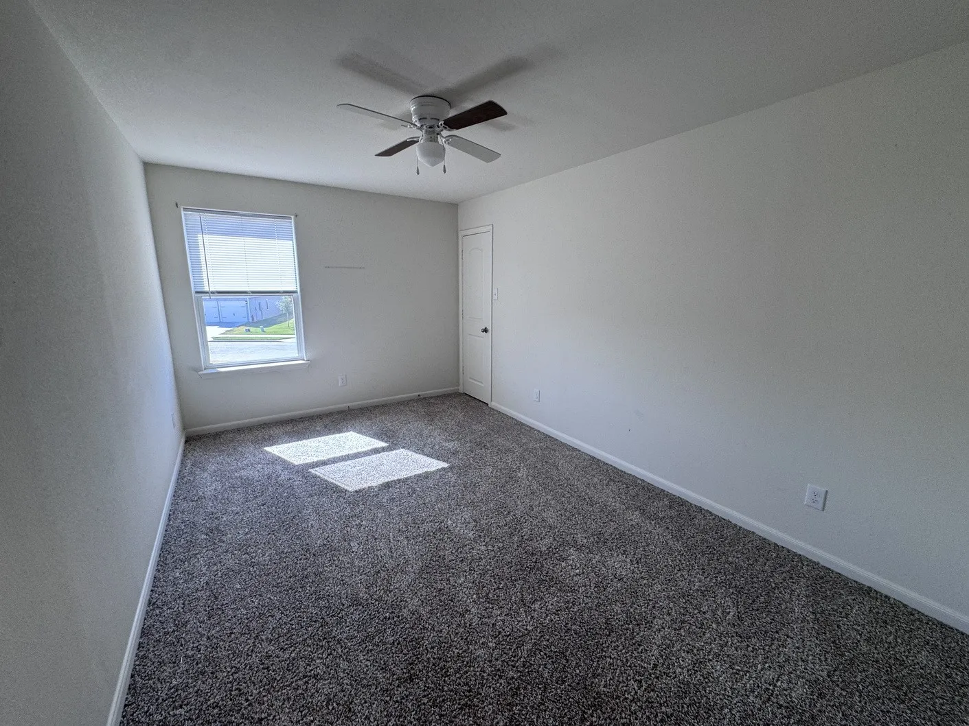 Single Family Residence For Sale in Tarrant County , 1412 Woodwinds Drive, Fort Worth, Texas 76140, 5 Bedroom, 3 Bathroom, 2 Garage spaces, 2,555 Sqft, built in 2022, mls#21385263, Real Estate Agent in Fort Worth, Homes For Sale in Tarrant county, Homes For Sale in Fort Worth, Realtor in Fort Worth Texas, Real Estate Brokerage Independent Realty Texas, Luminita Cordes Realtor