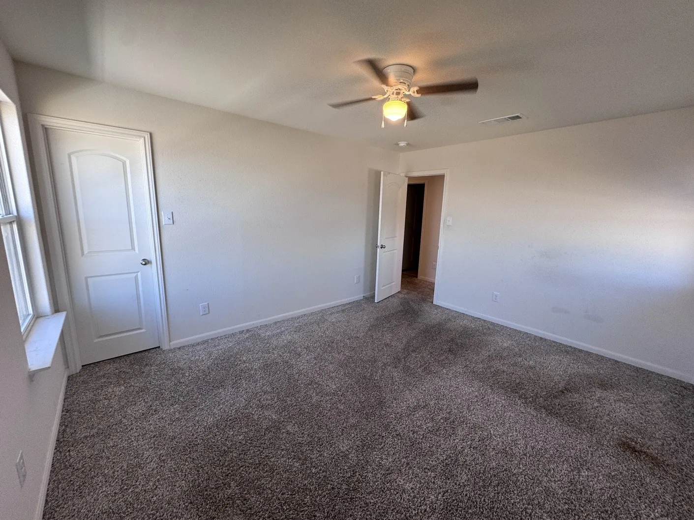 Single Family Residence For Sale in Tarrant County , 1412 Woodwinds Drive, Fort Worth, Texas 76140, 5 Bedroom, 3 Bathroom, 2 Garage spaces, 2,555 Sqft, built in 2022, mls#21385263, Real Estate Agent in Fort Worth, Homes For Sale in Tarrant county, Homes For Sale in Fort Worth, Realtor in Fort Worth Texas, Real Estate Brokerage Independent Realty Texas, Luminita Cordes Realtor