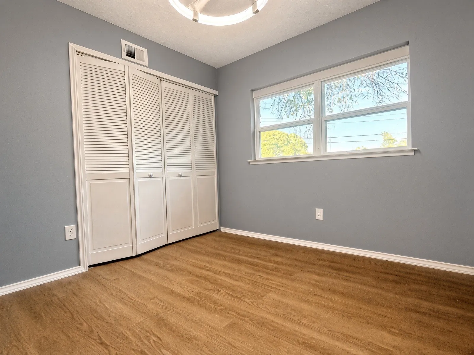 Single Family Residence For Sale in Dallas County , 618 N Yale Drive, Garland, Texas 75042, 4 Bedroom, 2 Bathroom, Garage spaces, 1,676 Sqft, built in 1962, mls#21385274, Real Estate Agent in Garland, Homes For Sale in Dallas county, Homes For Sale in Garland, Realtor in Garland Texas, Real Estate Brokerage Independent Realty Texas, Luminita Cordes Realtor