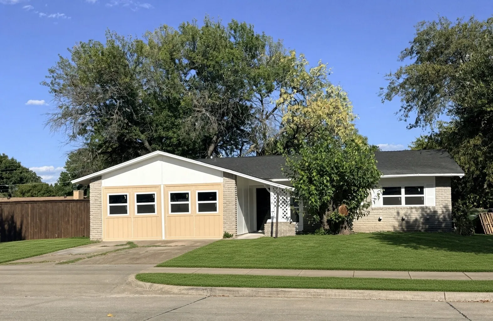 Single Family Residence For Sale in Dallas County , 618 N Yale Drive, Garland, Texas 75042, 4 Bedroom, 2 Bathroom, Garage spaces, 1,676 Sqft, built in 1962, mls#21385274, Real Estate Agent in Garland, Homes For Sale in Dallas county, Homes For Sale in Garland, Realtor in Garland Texas, Real Estate Brokerage Independent Realty Texas, Luminita Cordes Realtor