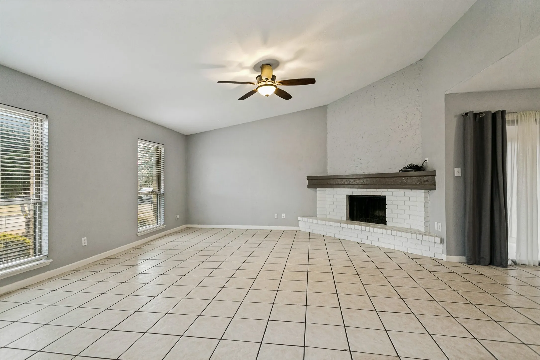 Single Family Residence For Rent in Collin County , 1105 Joshua Tree Drive, Plano, Texas 75023, 3 Bedroom, 2 Bathroom, 2 Garage spaces, 1,521 Sqft, built in 1979, mls#21381616, Real Estate Agent in Plano, Homes For Rent in Collin county, Homes For Rent in Plano, Realtor in Plano Texas, Real Estate Brokerage Independent Realty Texas, Luminita Cordes Realtor