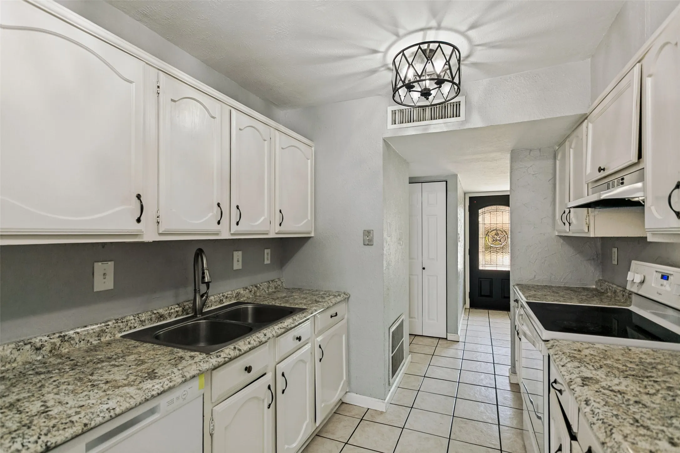 Single Family Residence For Rent in Collin County , 1105 Joshua Tree Drive, Plano, Texas 75023, 3 Bedroom, 2 Bathroom, 2 Garage spaces, 1,521 Sqft, built in 1979, mls#21381616, Real Estate Agent in Plano, Homes For Rent in Collin county, Homes For Rent in Plano, Realtor in Plano Texas, Real Estate Brokerage Independent Realty Texas, Luminita Cordes Realtor