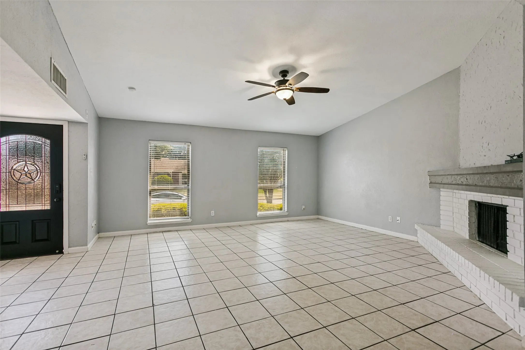 Single Family Residence For Rent in Collin County , 1105 Joshua Tree Drive, Plano, Texas 75023, 3 Bedroom, 2 Bathroom, 2 Garage spaces, 1,521 Sqft, built in 1979, mls#21381616, Real Estate Agent in Plano, Homes For Rent in Collin county, Homes For Rent in Plano, Realtor in Plano Texas, Real Estate Brokerage Independent Realty Texas, Luminita Cordes Realtor