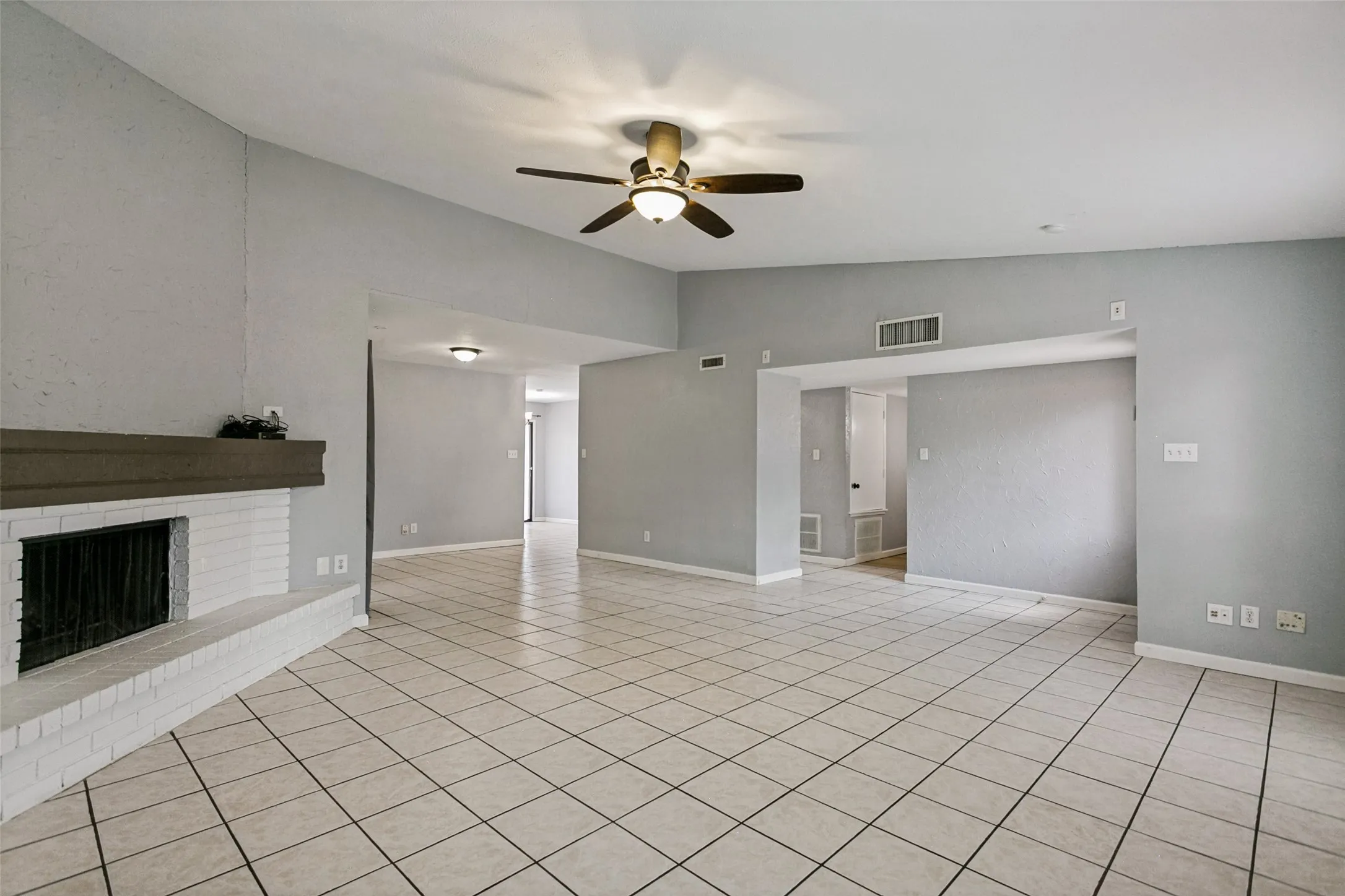 Single Family Residence For Rent in Collin County , 1105 Joshua Tree Drive, Plano, Texas 75023, 3 Bedroom, 2 Bathroom, 2 Garage spaces, 1,521 Sqft, built in 1979, mls#21381616, Real Estate Agent in Plano, Homes For Rent in Collin county, Homes For Rent in Plano, Realtor in Plano Texas, Real Estate Brokerage Independent Realty Texas, Luminita Cordes Realtor