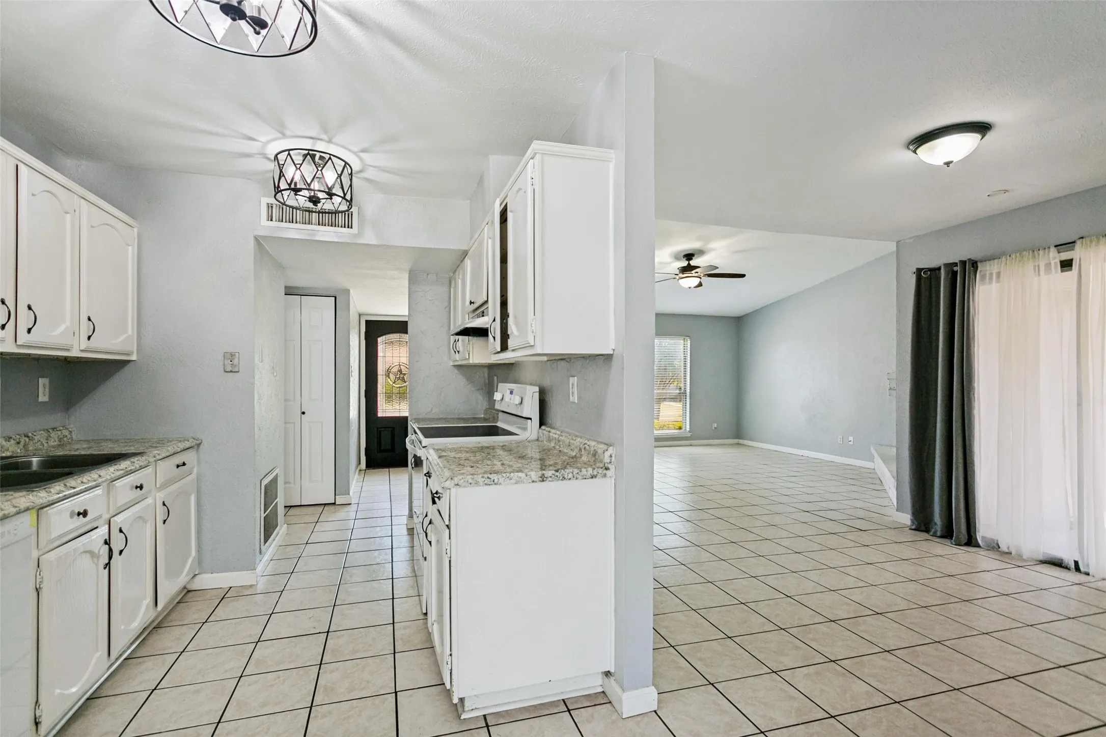 Single Family Residence For Rent in Collin County , 1105 Joshua Tree Drive, Plano, Texas 75023, 3 Bedroom, 2 Bathroom, 2 Garage spaces, 1,521 Sqft, built in 1979, mls#21381616, Real Estate Agent in Plano, Homes For Rent in Collin county, Homes For Rent in Plano, Realtor in Plano Texas, Real Estate Brokerage Independent Realty Texas, Luminita Cordes Realtor
