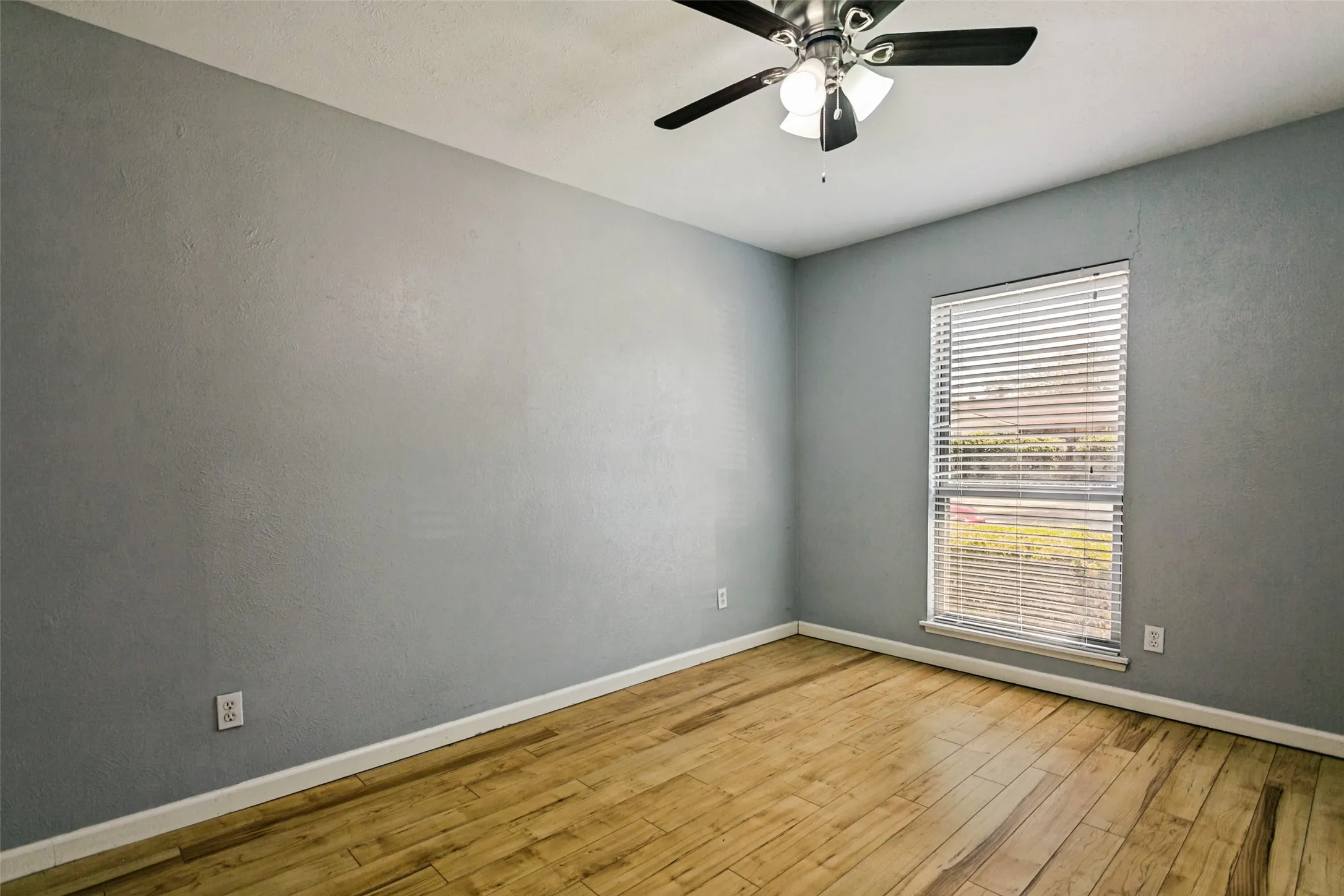 Single Family Residence For Rent in Collin County , 1105 Joshua Tree Drive, Plano, Texas 75023, 3 Bedroom, 2 Bathroom, 2 Garage spaces, 1,521 Sqft, built in 1979, mls#21381616, Real Estate Agent in Plano, Homes For Rent in Collin county, Homes For Rent in Plano, Realtor in Plano Texas, Real Estate Brokerage Independent Realty Texas, Luminita Cordes Realtor