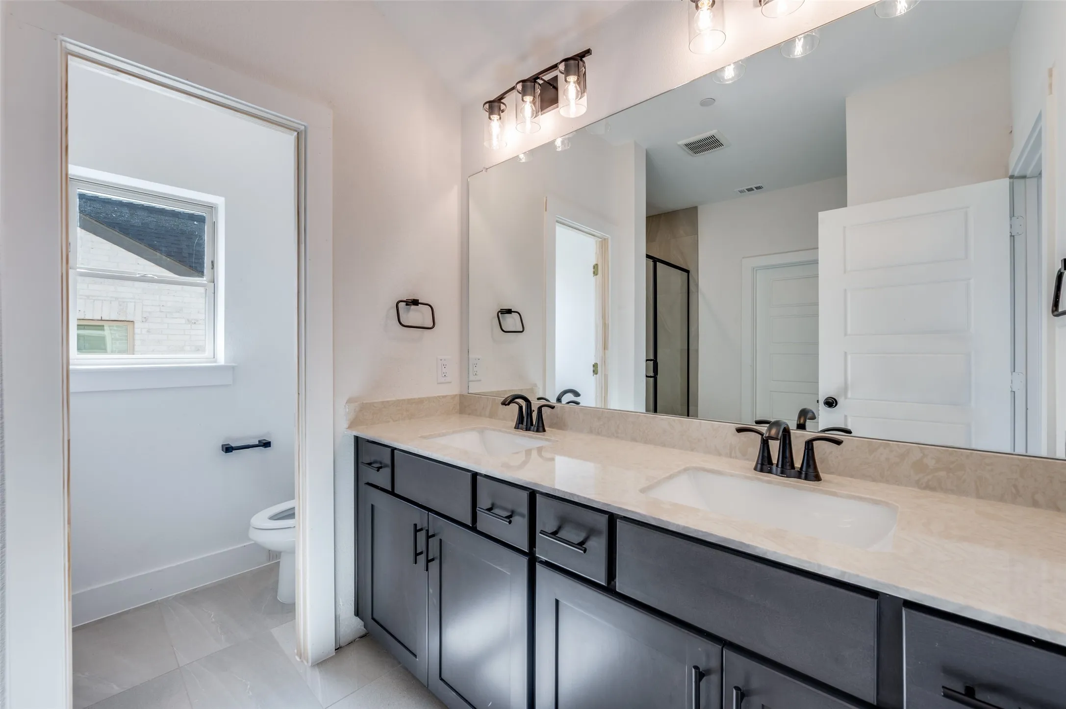 Townhouse For Rent in Collin County , 1224 Eureka Springs Street, Celina, Texas 75078, 3 Bedroom, 3 Bathroom, 2 Garage spaces, 1,970 Sqft, built in 2025, mls#21384847, Real Estate Agent in Celina, Homes For Rent in Collin county, Homes For Rent in Celina, Realtor in Celina Texas, Real Estate Brokerage Independent Realty Texas, Luminita Cordes Realtor