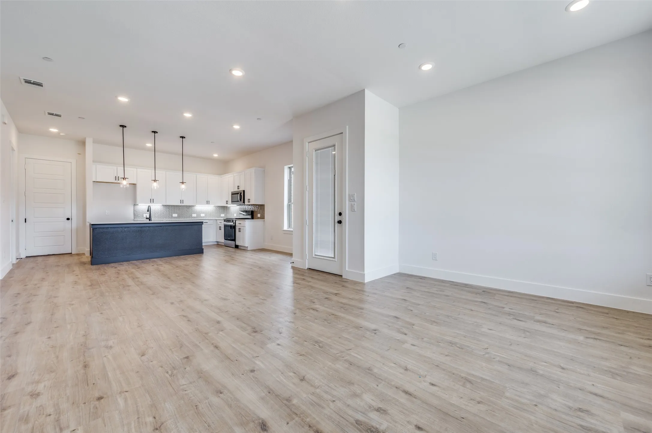 Townhouse For Rent in Collin County , 1224 Eureka Springs Street, Celina, Texas 75078, 3 Bedroom, 3 Bathroom, 2 Garage spaces, 1,970 Sqft, built in 2025, mls#21384847, Real Estate Agent in Celina, Homes For Rent in Collin county, Homes For Rent in Celina, Realtor in Celina Texas, Real Estate Brokerage Independent Realty Texas, Luminita Cordes Realtor