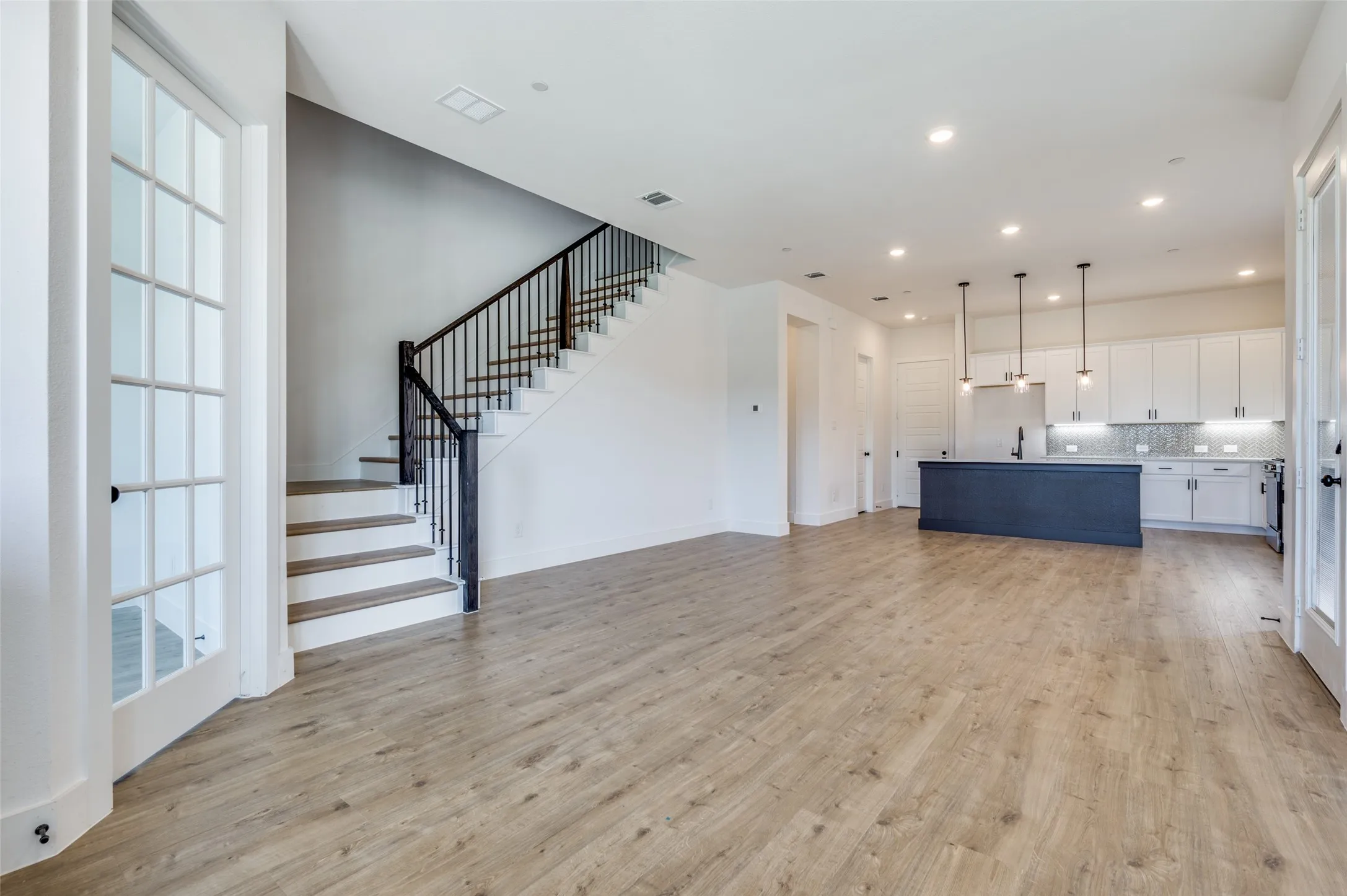 Townhouse For Rent in Collin County , 1224 Eureka Springs Street, Celina, Texas 75078, 3 Bedroom, 3 Bathroom, 2 Garage spaces, 1,970 Sqft, built in 2025, mls#21384847, Real Estate Agent in Celina, Homes For Rent in Collin county, Homes For Rent in Celina, Realtor in Celina Texas, Real Estate Brokerage Independent Realty Texas, Luminita Cordes Realtor