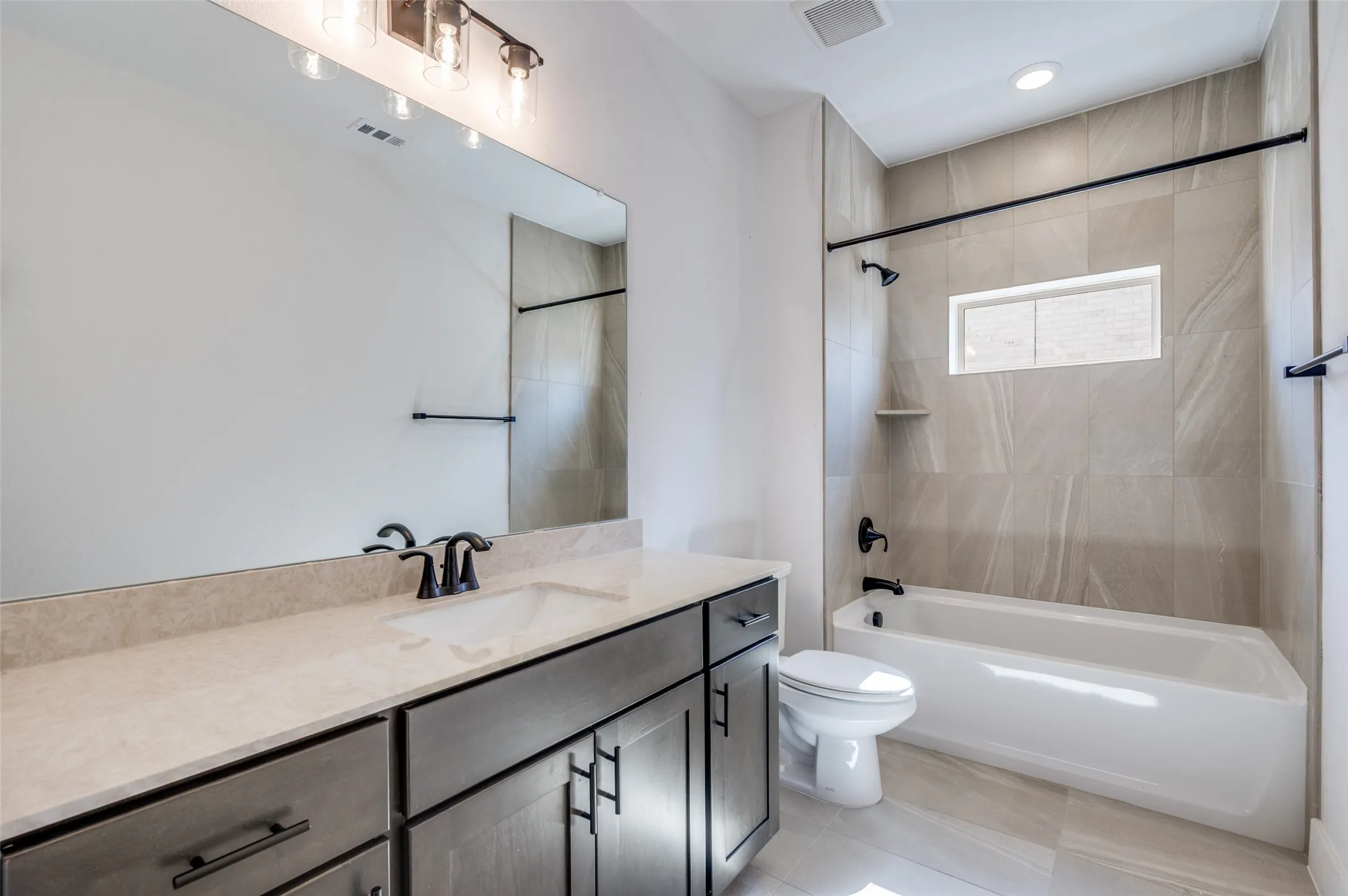 Townhouse For Rent in Collin County , 1224 Eureka Springs Street, Celina, Texas 75078, 3 Bedroom, 3 Bathroom, 2 Garage spaces, 1,970 Sqft, built in 2025, mls#21384847, Real Estate Agent in Celina, Homes For Rent in Collin county, Homes For Rent in Celina, Realtor in Celina Texas, Real Estate Brokerage Independent Realty Texas, Luminita Cordes Realtor