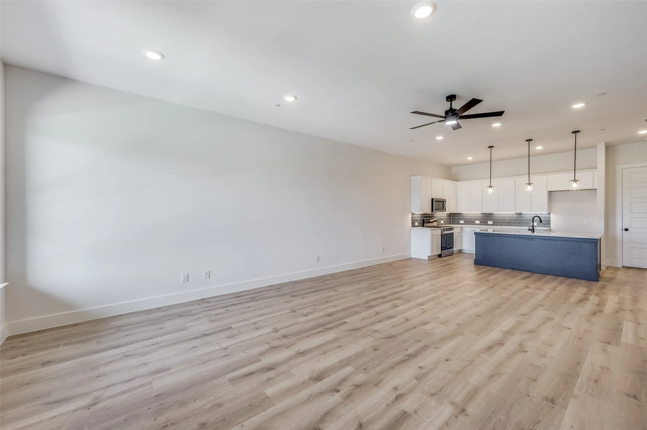 Townhouse For Rent in Collin County , 1224 Eureka Springs Street, Celina, Texas 75078, 3 Bedroom, 3 Bathroom, 2 Garage spaces, 1,970 Sqft, built in 2025, mls#21384847, Real Estate Agent in Celina, Homes For Rent in Collin county, Homes For Rent in Celina, Realtor in Celina Texas, Real Estate Brokerage Independent Realty Texas, Luminita Cordes Realtor