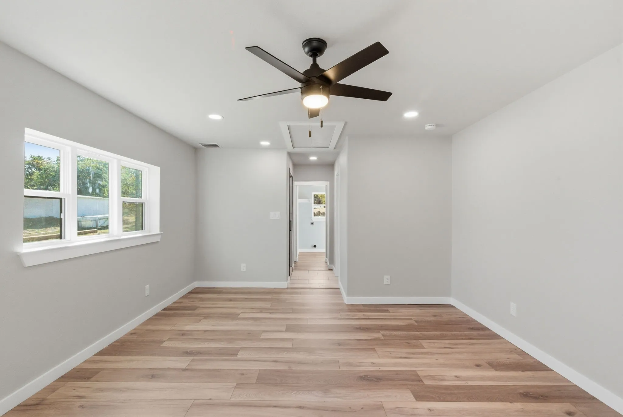 Single Family Residence For Sale in Jack County , 205 Lacewell Street, Jacksboro, Texas 76458, 3 Bedroom, 2 Bathroom, Garage spaces, 1,548 Sqft, built in 1980, mls#21383127, Real Estate Agent in Jacksboro, Homes For Sale in Jack county, Homes For Sale in Jacksboro, Realtor in Jacksboro Texas, Real Estate Brokerage Independent Realty Texas, Luminita Cordes Realtor