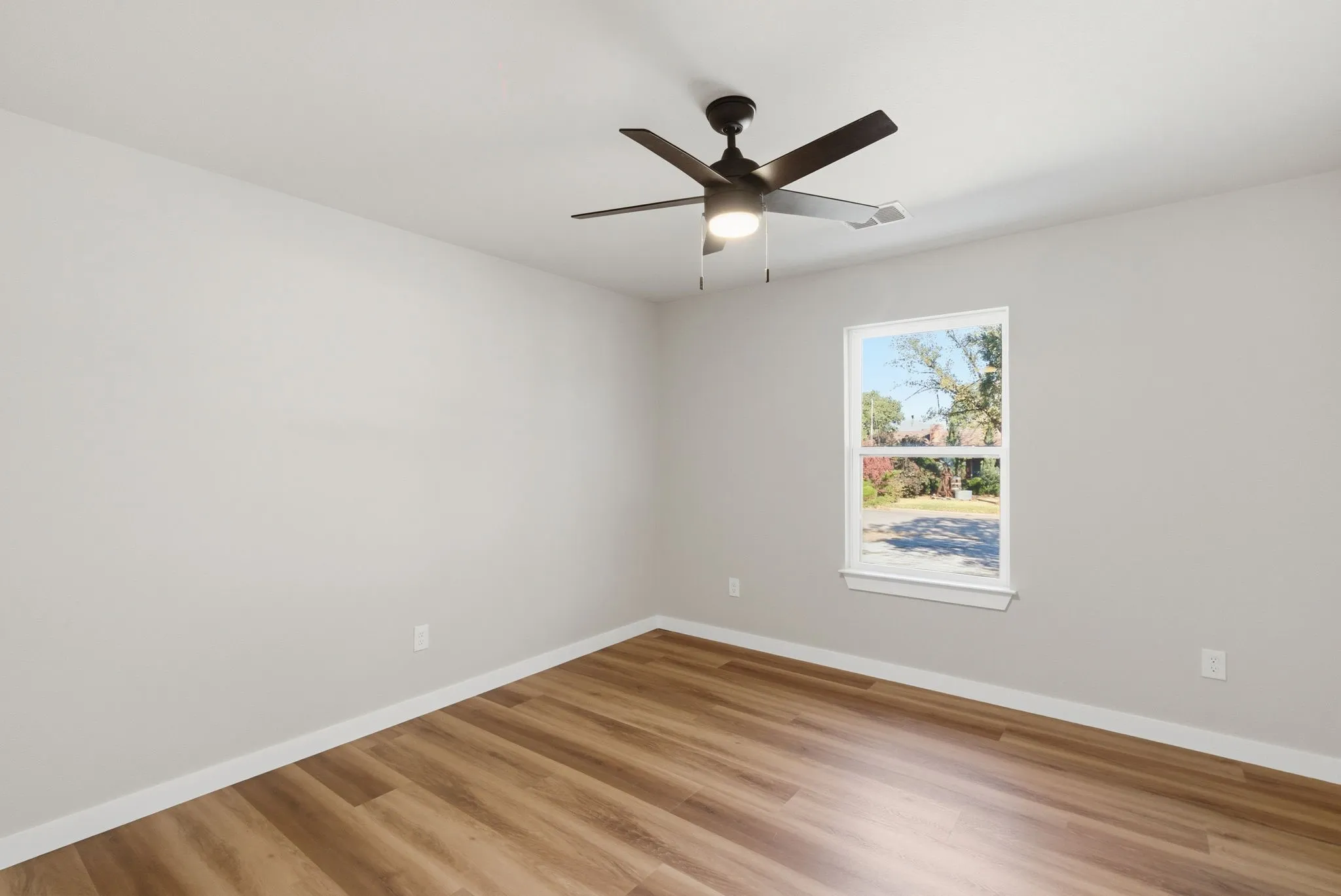 Single Family Residence For Sale in Jack County , 205 Lacewell Street, Jacksboro, Texas 76458, 3 Bedroom, 2 Bathroom, Garage spaces, 1,548 Sqft, built in 1980, mls#21383127, Real Estate Agent in Jacksboro, Homes For Sale in Jack county, Homes For Sale in Jacksboro, Realtor in Jacksboro Texas, Real Estate Brokerage Independent Realty Texas, Luminita Cordes Realtor