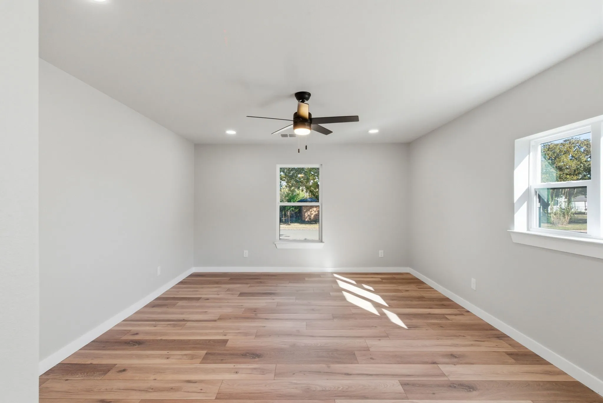 Single Family Residence For Sale in Jack County , 205 Lacewell Street, Jacksboro, Texas 76458, 3 Bedroom, 2 Bathroom, Garage spaces, 1,548 Sqft, built in 1980, mls#21383127, Real Estate Agent in Jacksboro, Homes For Sale in Jack county, Homes For Sale in Jacksboro, Realtor in Jacksboro Texas, Real Estate Brokerage Independent Realty Texas, Luminita Cordes Realtor