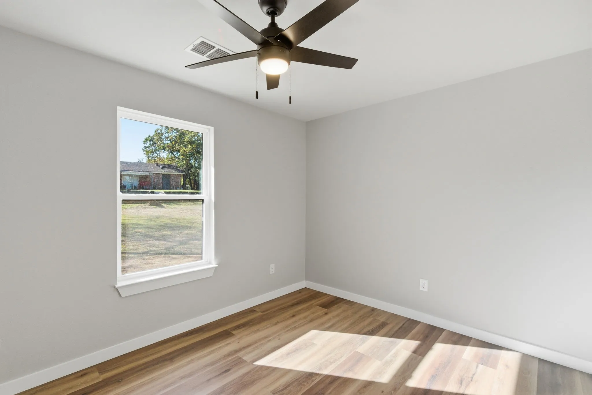 Single Family Residence For Sale in Jack County , 205 Lacewell Street, Jacksboro, Texas 76458, 3 Bedroom, 2 Bathroom, Garage spaces, 1,548 Sqft, built in 1980, mls#21383127, Real Estate Agent in Jacksboro, Homes For Sale in Jack county, Homes For Sale in Jacksboro, Realtor in Jacksboro Texas, Real Estate Brokerage Independent Realty Texas, Luminita Cordes Realtor