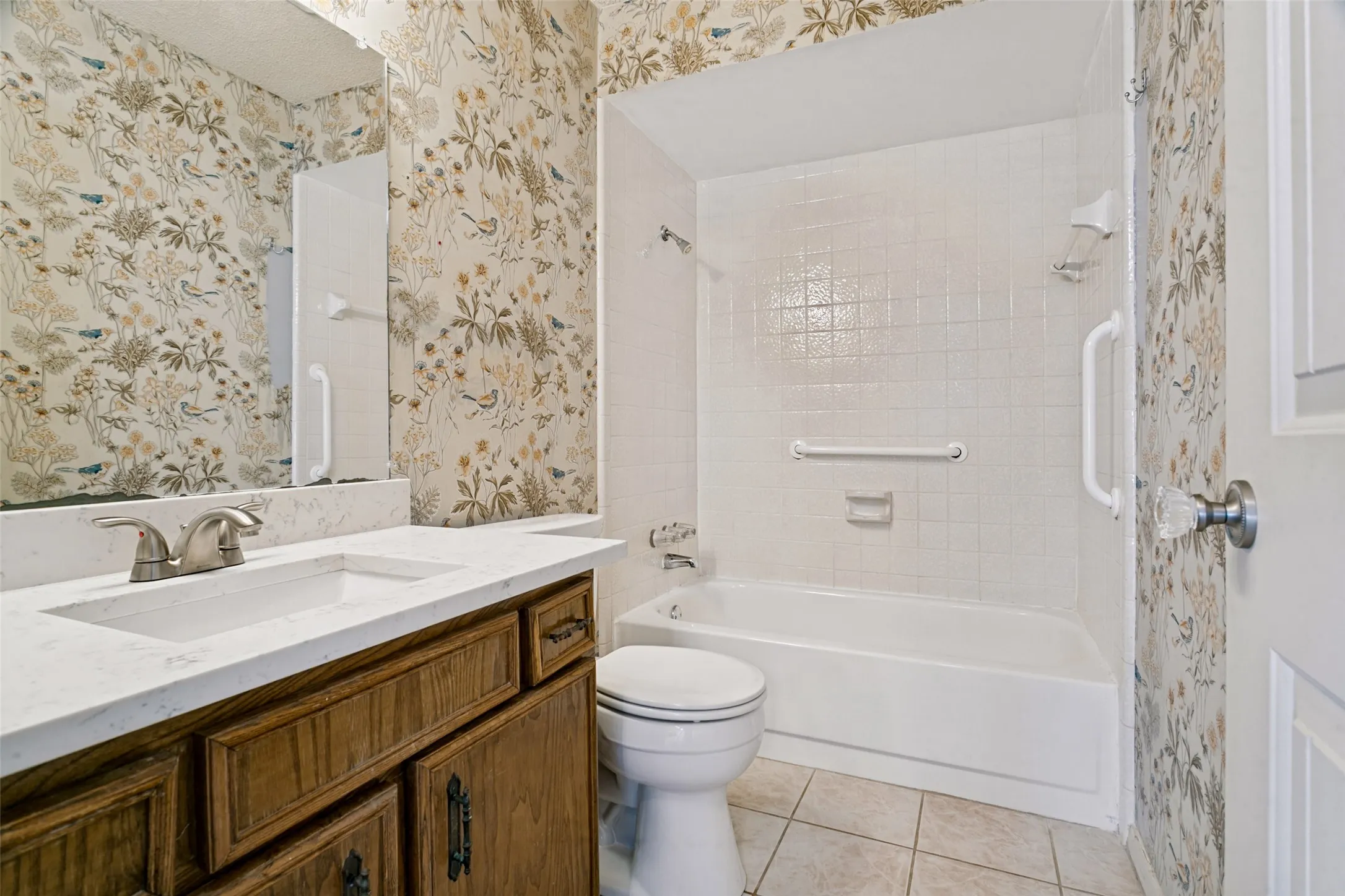 Single Family Residence For Rent in Denton County , 657 Prairie Dell Street, Lewisville, Texas 75067, 2 Bedroom, 2 Bathroom, Garage spaces, 1,118 Sqft, built in 1983, mls#21385207, Real Estate Agent in Lewisville, Homes For Rent in Denton county, Homes For Rent in Lewisville, Realtor in Lewisville Texas, Real Estate Brokerage Independent Realty Texas, Luminita Cordes Realtor