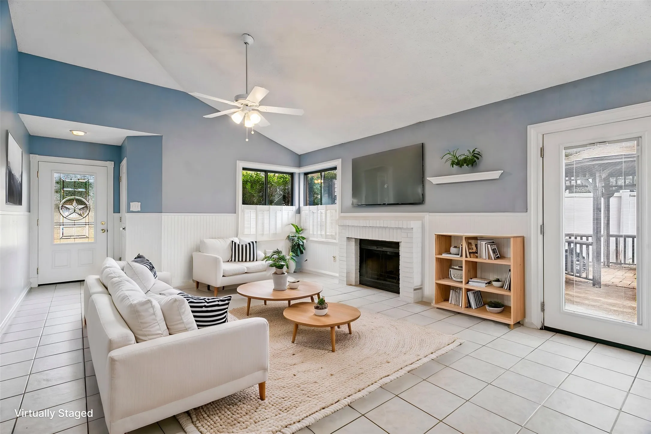 Single Family Residence For Rent in Denton County , 657 Prairie Dell Street, Lewisville, Texas 75067, 2 Bedroom, 2 Bathroom, Garage spaces, 1,118 Sqft, built in 1983, mls#21385207, Real Estate Agent in Lewisville, Homes For Rent in Denton county, Homes For Rent in Lewisville, Realtor in Lewisville Texas, Real Estate Brokerage Independent Realty Texas, Luminita Cordes Realtor