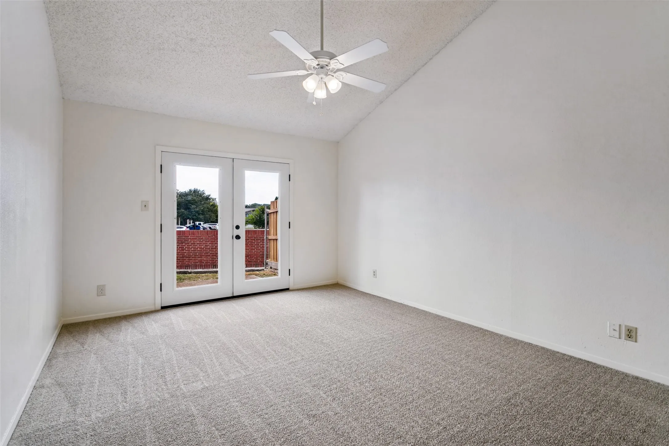 Single Family Residence For Rent in Denton County , 657 Prairie Dell Street, Lewisville, Texas 75067, 2 Bedroom, 2 Bathroom, Garage spaces, 1,118 Sqft, built in 1983, mls#21385207, Real Estate Agent in Lewisville, Homes For Rent in Denton county, Homes For Rent in Lewisville, Realtor in Lewisville Texas, Real Estate Brokerage Independent Realty Texas, Luminita Cordes Realtor