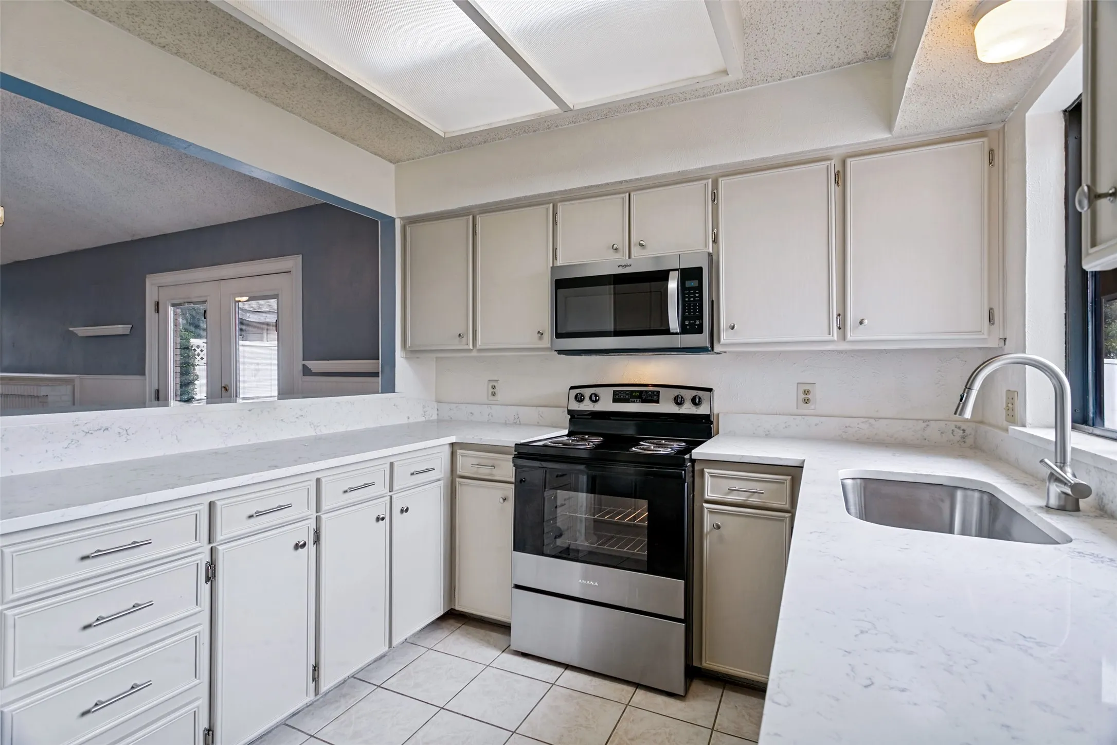 Single Family Residence For Rent in Denton County , 657 Prairie Dell Street, Lewisville, Texas 75067, 2 Bedroom, 2 Bathroom, Garage spaces, 1,118 Sqft, built in 1983, mls#21385207, Real Estate Agent in Lewisville, Homes For Rent in Denton county, Homes For Rent in Lewisville, Realtor in Lewisville Texas, Real Estate Brokerage Independent Realty Texas, Luminita Cordes Realtor