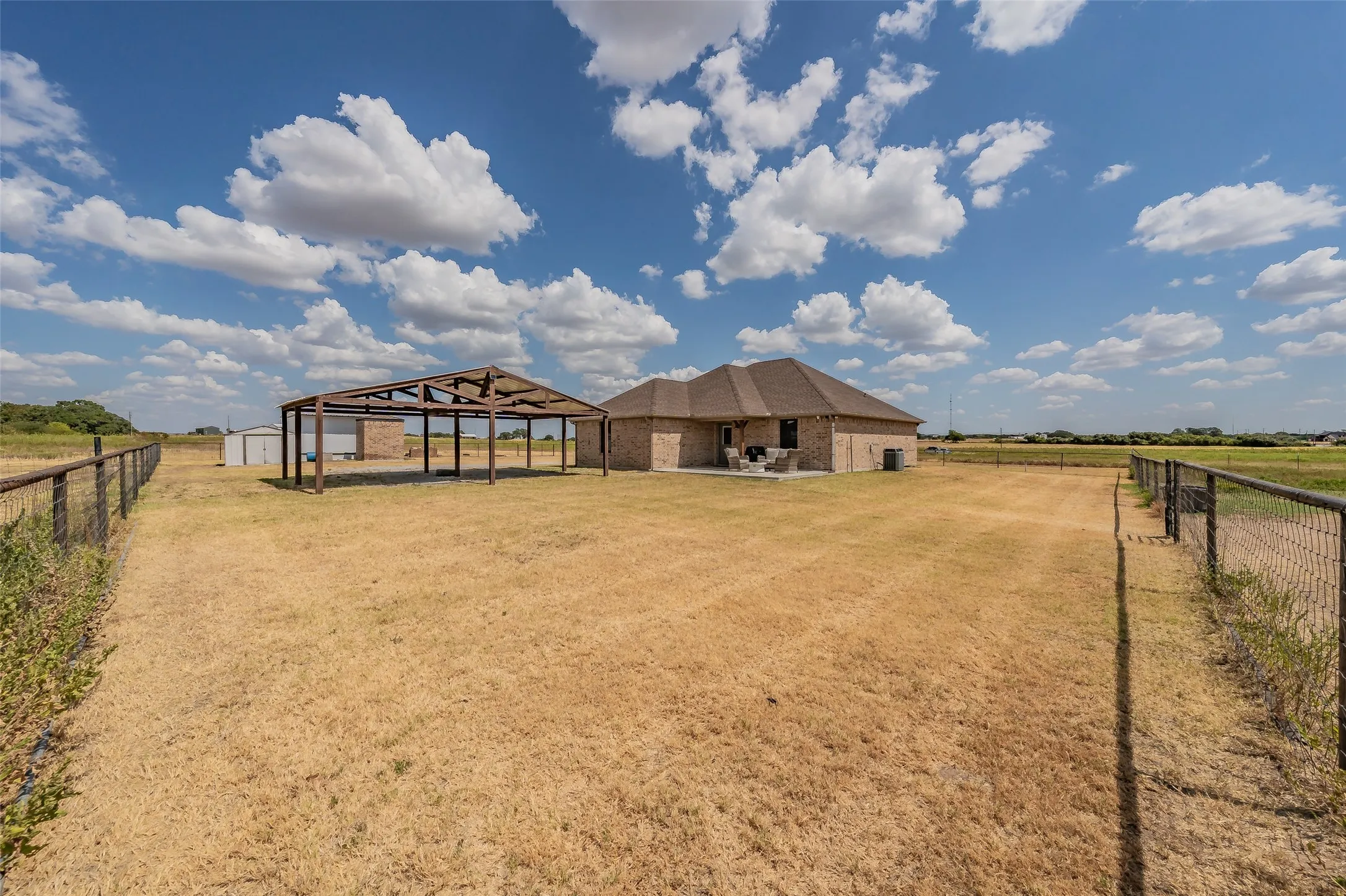 Single Family Residence For Sale in Wise County , 4798 County Road 2690, Alvord, Texas 76225, 3 Bedroom, 2 Bathroom, Garage spaces, 1,338 Sqft, built in 2014, mls#21385267, Real Estate Agent in Alvord, Homes For Sale in Wise county, Homes For Sale in Alvord, Realtor in Alvord Texas, Real Estate Brokerage Independent Realty Texas, Luminita Cordes Realtor