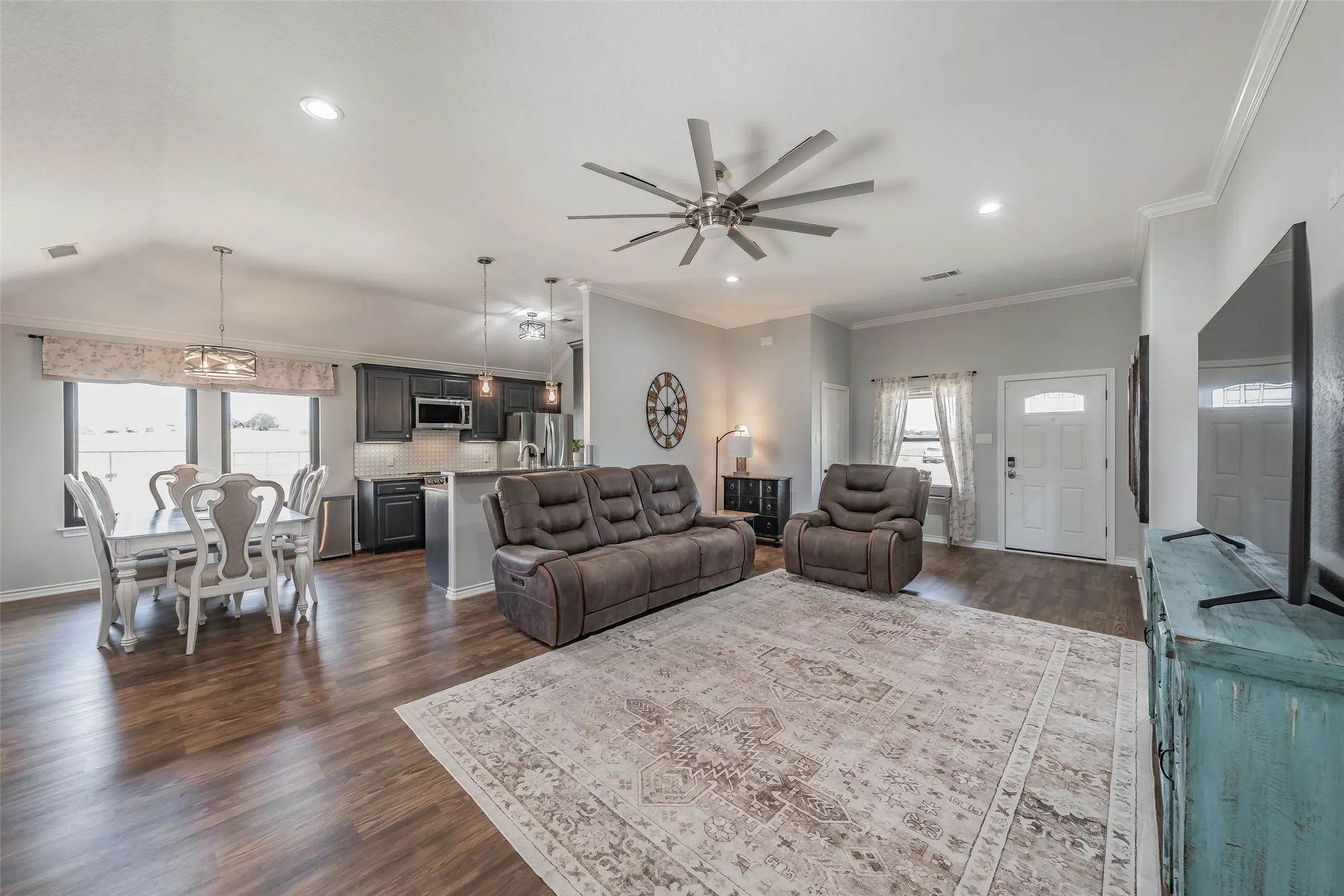 Single Family Residence For Sale in Wise County , 4798 County Road 2690, Alvord, Texas 76225, 3 Bedroom, 2 Bathroom, Garage spaces, 1,338 Sqft, built in 2014, mls#21385267, Real Estate Agent in Alvord, Homes For Sale in Wise county, Homes For Sale in Alvord, Realtor in Alvord Texas, Real Estate Brokerage Independent Realty Texas, Luminita Cordes Realtor