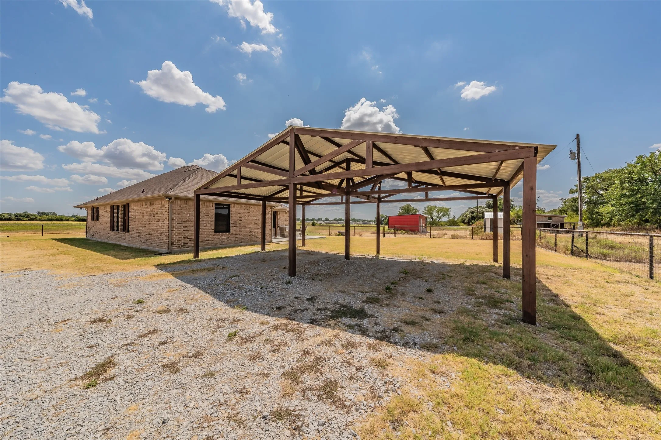 Single Family Residence For Sale in Wise County , 4798 County Road 2690, Alvord, Texas 76225, 3 Bedroom, 2 Bathroom, Garage spaces, 1,338 Sqft, built in 2014, mls#21385267, Real Estate Agent in Alvord, Homes For Sale in Wise county, Homes For Sale in Alvord, Realtor in Alvord Texas, Real Estate Brokerage Independent Realty Texas, Luminita Cordes Realtor