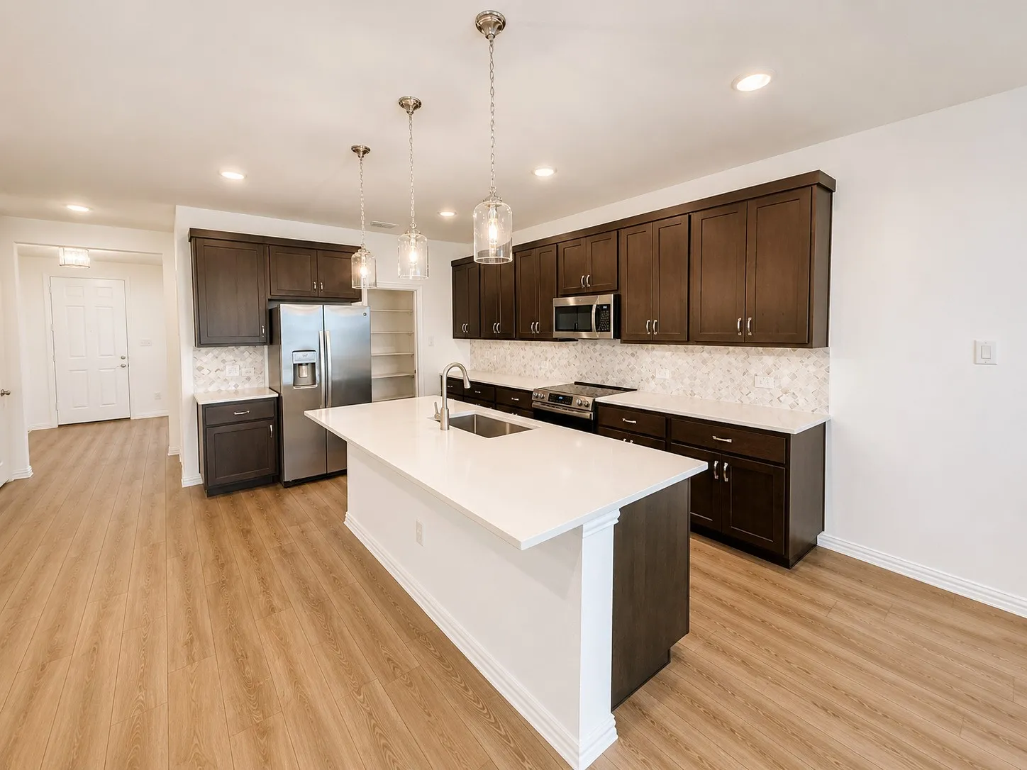 Single Family Residence For Rent in Collin County , 715 Roanoke Drive, Princeton, Texas 75407, 4 Bedroom, 4 Bathroom, 2 Garage spaces, 2,600 Sqft, built in 2025, mls#21385287, Real Estate Agent in Princeton, Homes For Rent in Collin county, Homes For Rent in Princeton, Realtor in Princeton Texas, Real Estate Brokerage Independent Realty Texas, Luminita Cordes Realtor