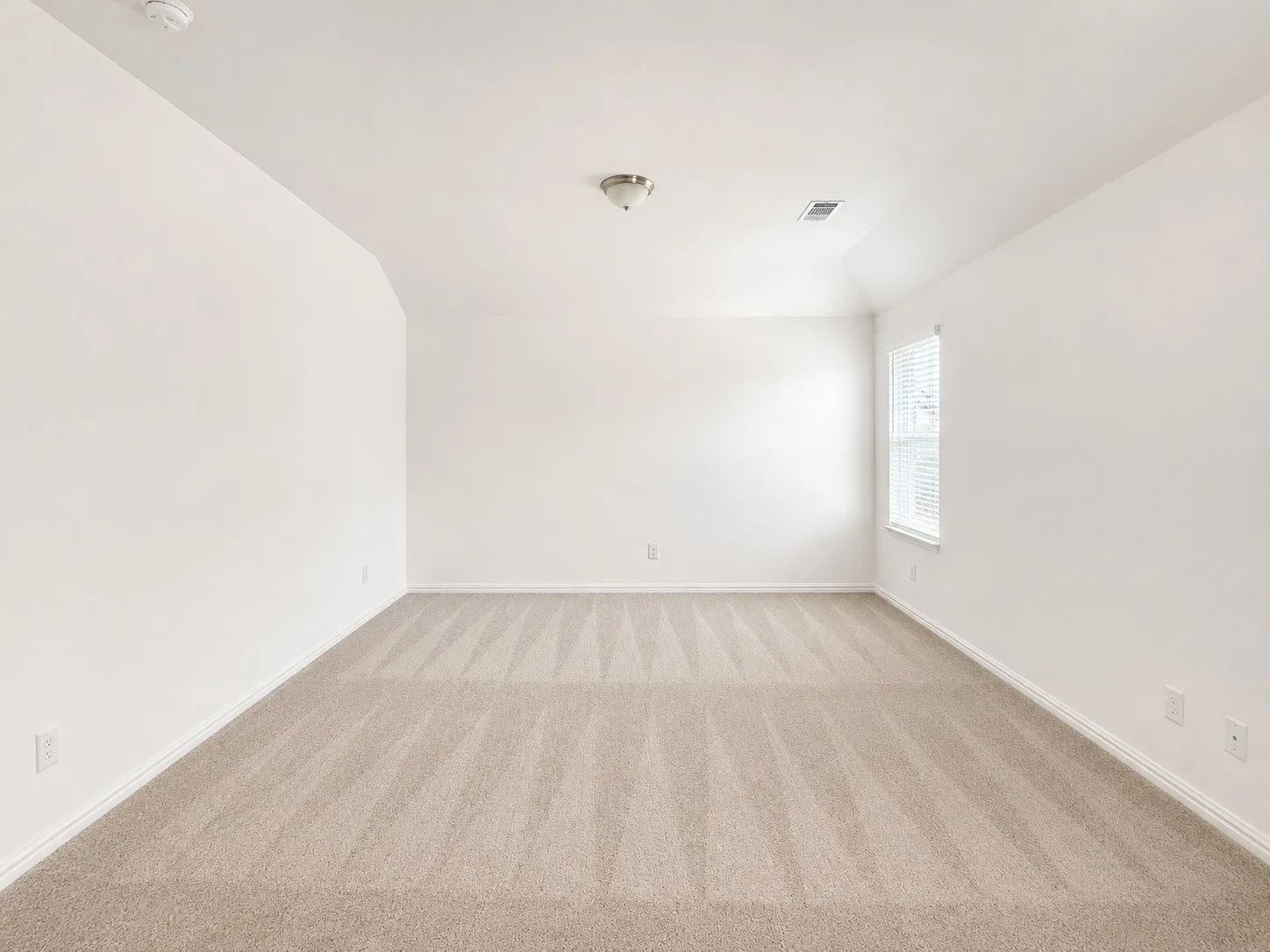 Single Family Residence For Rent in Collin County , 715 Roanoke Drive, Princeton, Texas 75407, 4 Bedroom, 4 Bathroom, 2 Garage spaces, 2,600 Sqft, built in 2025, mls#21385287, Real Estate Agent in Princeton, Homes For Rent in Collin county, Homes For Rent in Princeton, Realtor in Princeton Texas, Real Estate Brokerage Independent Realty Texas, Luminita Cordes Realtor