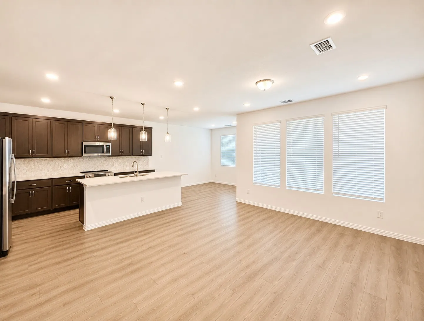 Single Family Residence For Rent in Collin County , 715 Roanoke Drive, Princeton, Texas 75407, 4 Bedroom, 4 Bathroom, 2 Garage spaces, 2,600 Sqft, built in 2025, mls#21385287, Real Estate Agent in Princeton, Homes For Rent in Collin county, Homes For Rent in Princeton, Realtor in Princeton Texas, Real Estate Brokerage Independent Realty Texas, Luminita Cordes Realtor