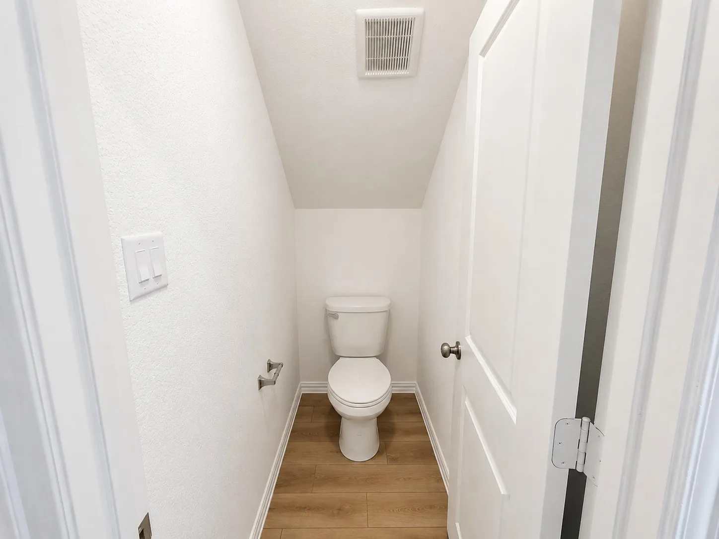 Single Family Residence For Rent in Collin County , 715 Roanoke Drive, Princeton, Texas 75407, 4 Bedroom, 4 Bathroom, 2 Garage spaces, 2,600 Sqft, built in 2025, mls#21385287, Real Estate Agent in Princeton, Homes For Rent in Collin county, Homes For Rent in Princeton, Realtor in Princeton Texas, Real Estate Brokerage Independent Realty Texas, Luminita Cordes Realtor