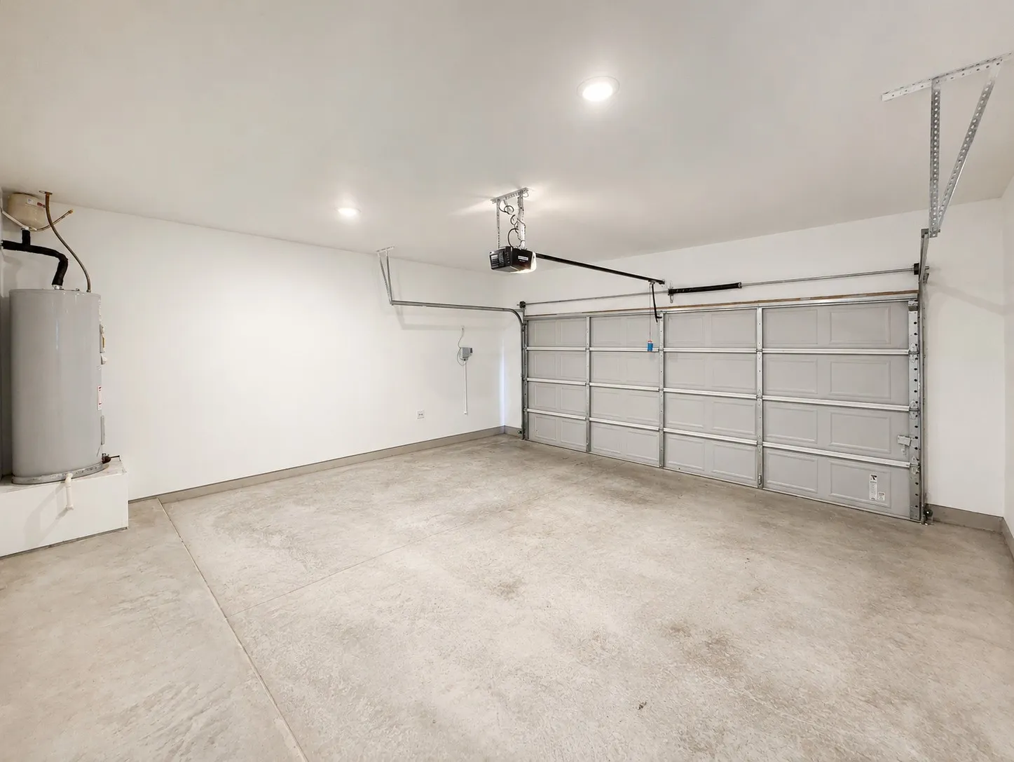 Single Family Residence For Rent in Collin County , 715 Roanoke Drive, Princeton, Texas 75407, 4 Bedroom, 4 Bathroom, 2 Garage spaces, 2,600 Sqft, built in 2025, mls#21385287, Real Estate Agent in Princeton, Homes For Rent in Collin county, Homes For Rent in Princeton, Realtor in Princeton Texas, Real Estate Brokerage Independent Realty Texas, Luminita Cordes Realtor
