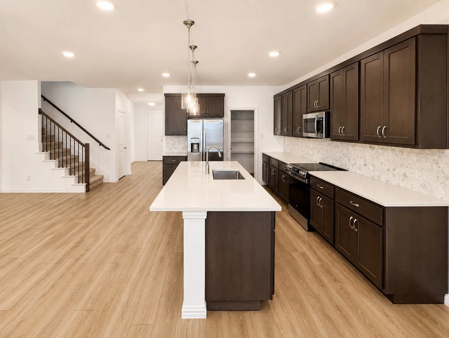 Single Family Residence For Rent in Collin County , 715 Roanoke Drive, Princeton, Texas 75407, 4 Bedroom, 4 Bathroom, 2 Garage spaces, 2,600 Sqft, built in 2025, mls#21385287, Real Estate Agent in Princeton, Homes For Rent in Collin county, Homes For Rent in Princeton, Realtor in Princeton Texas, Real Estate Brokerage Independent Realty Texas, Luminita Cordes Realtor