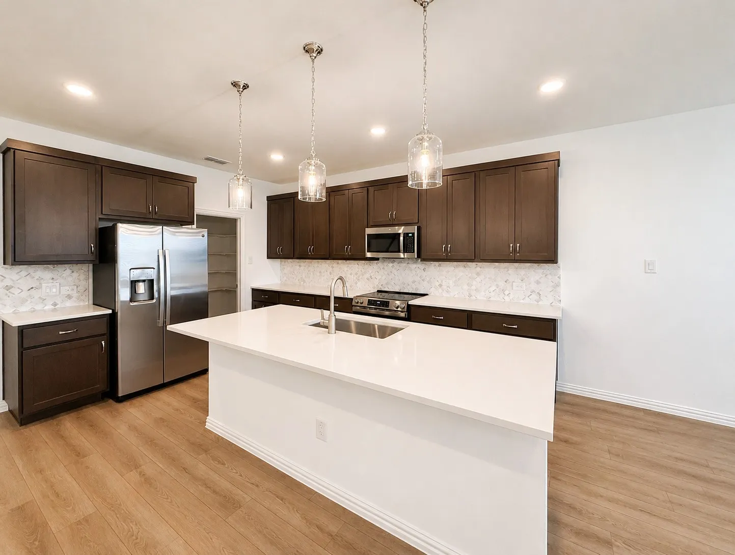 Single Family Residence For Rent in Collin County , 715 Roanoke Drive, Princeton, Texas 75407, 4 Bedroom, 4 Bathroom, 2 Garage spaces, 2,600 Sqft, built in 2025, mls#21385287, Real Estate Agent in Princeton, Homes For Rent in Collin county, Homes For Rent in Princeton, Realtor in Princeton Texas, Real Estate Brokerage Independent Realty Texas, Luminita Cordes Realtor